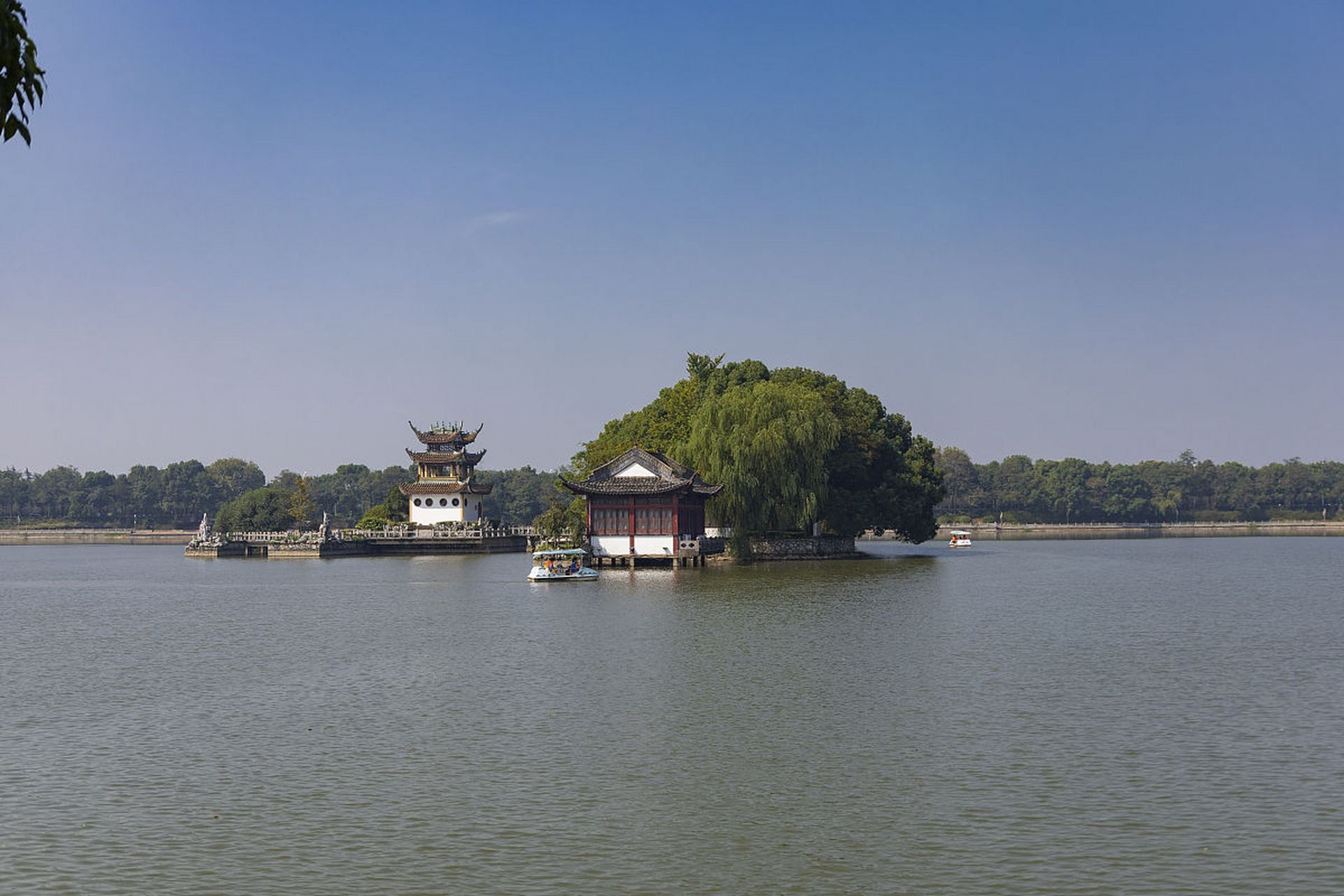9595这个景点位于风景如画的铜陵市,一听到"天井湖"这个名字,我就