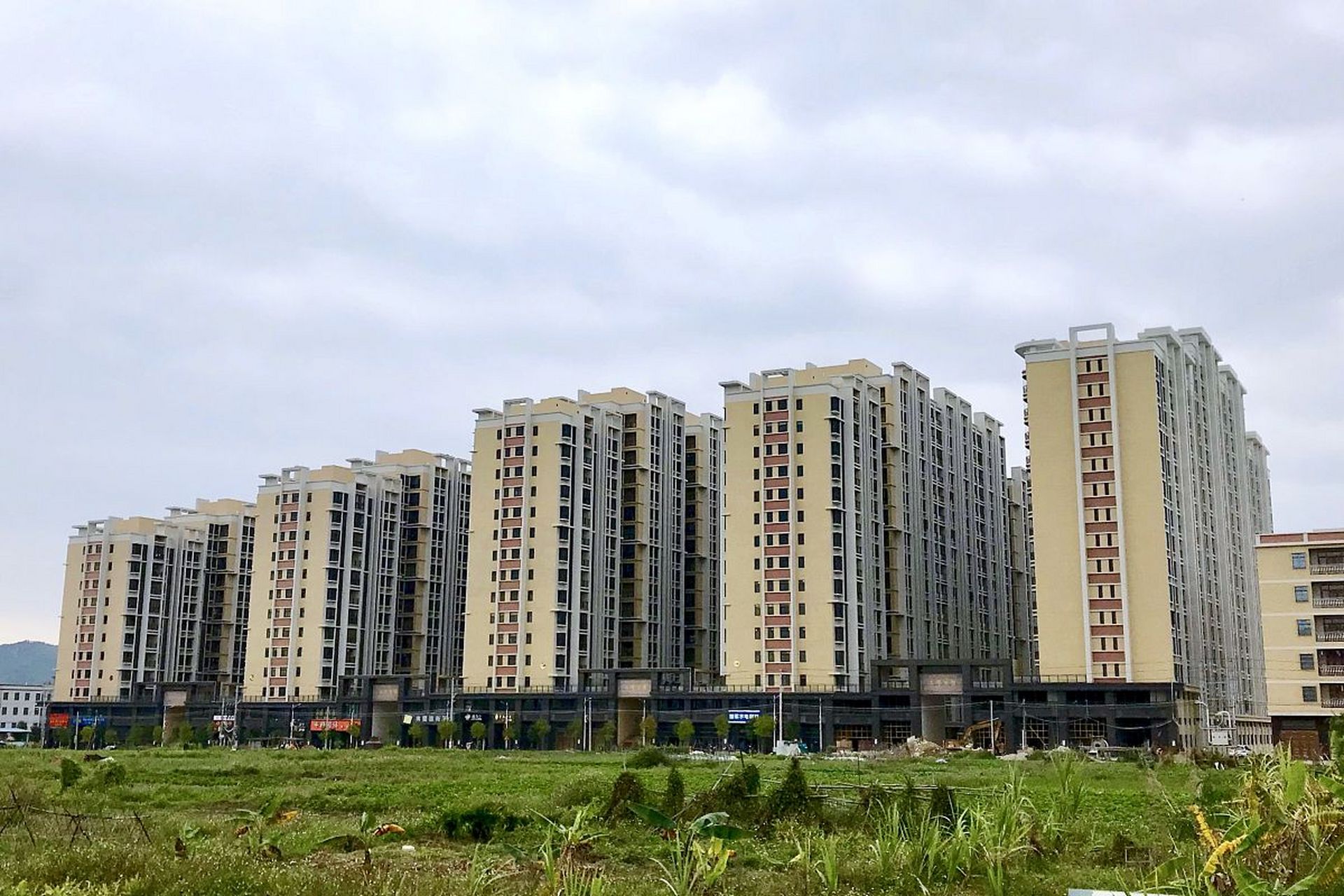 成都市新都区石板滩街道拆迁安置人员按照分房要求,原木兰区域绕城内