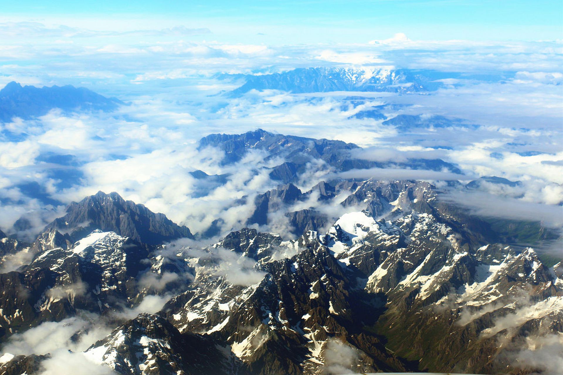 做人要坦坦荡荡,不要过于贪心和不择手段.