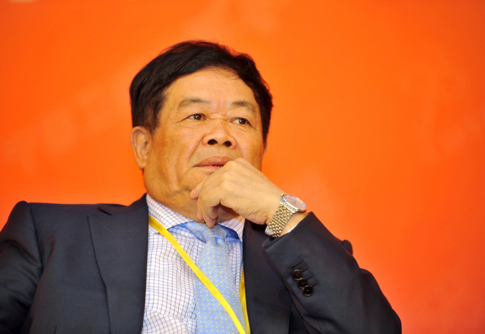 曹总回答到:快乐就是捐款.2010年他一共捐了14个亿.