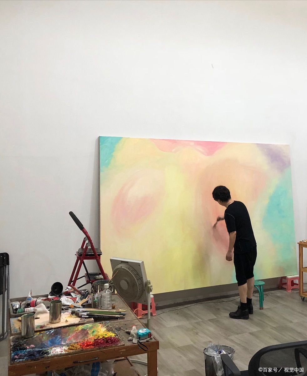 晨光中,我于思绪湖畔创作百家,这是与世界的