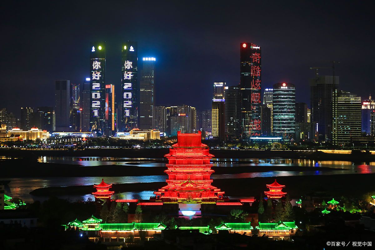 到湘潭万楼,晚上看灯光秀超惊艳