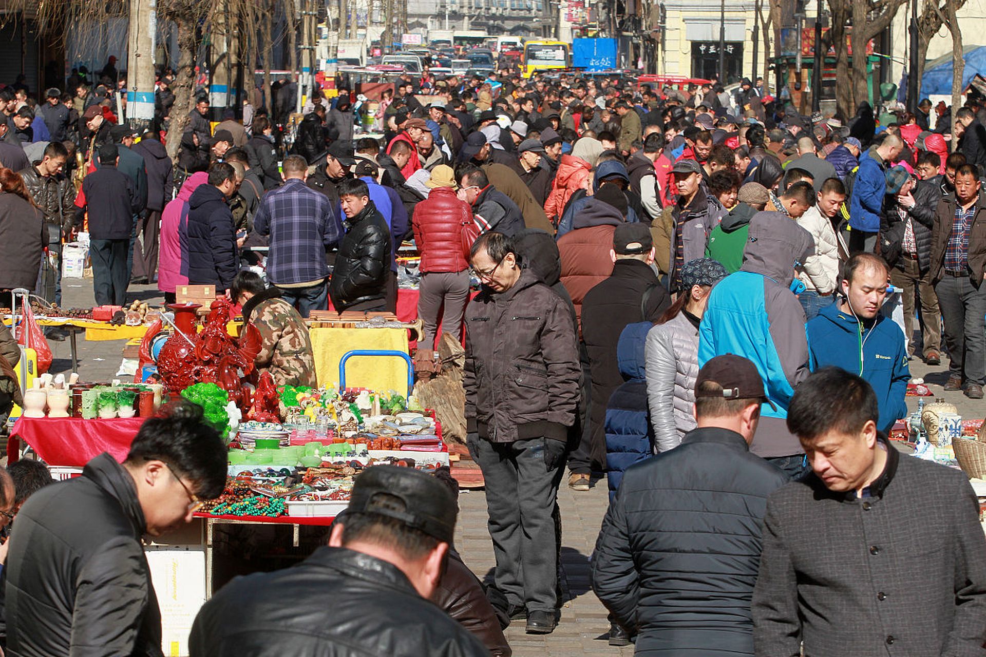 [开心] 杭州吴山古玩城是江南收藏第一城,它主办的杭州文交会,是闻名