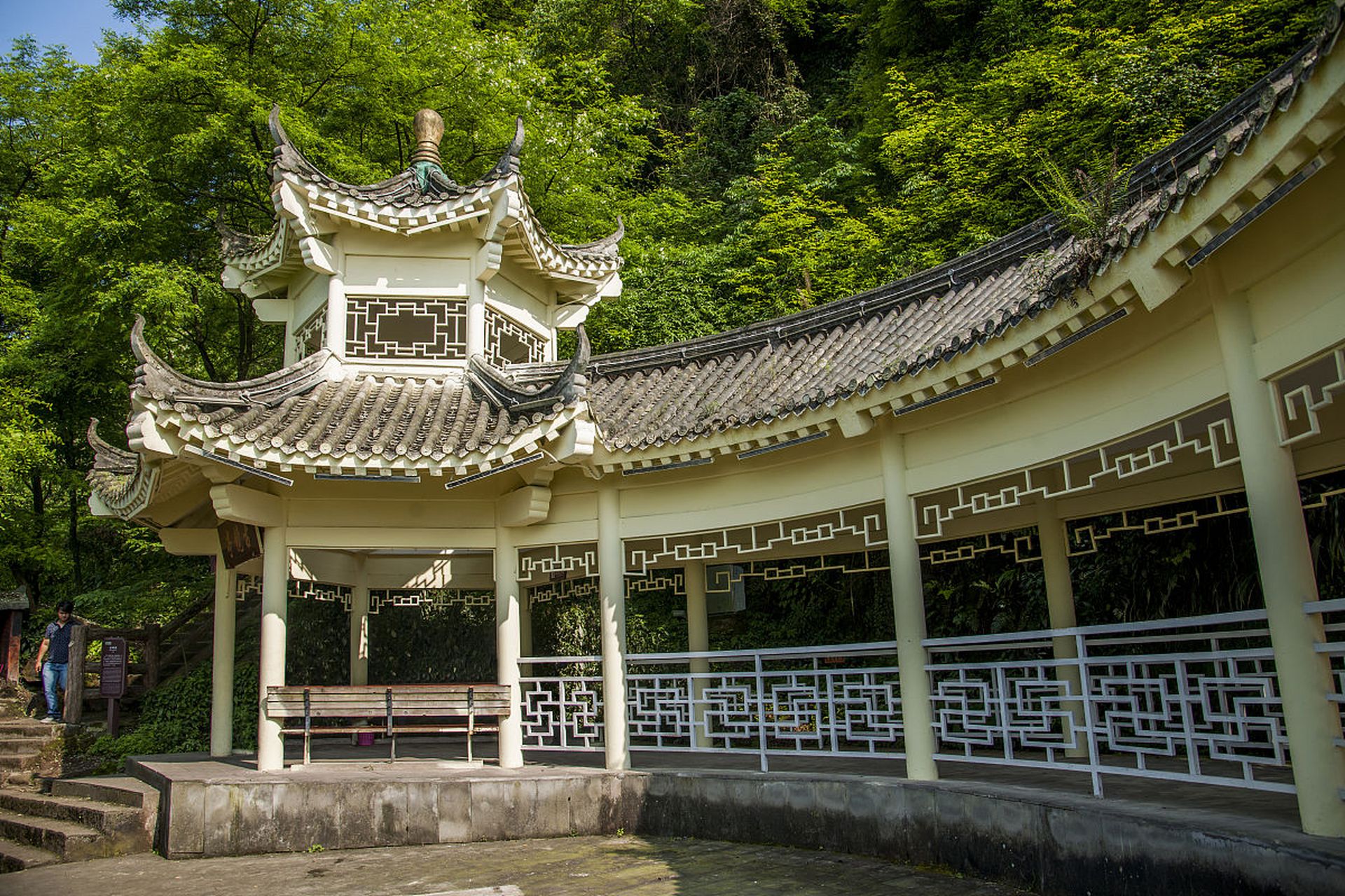 福州冶山春秋园是一处集文化,历史,艺术和自然风光于一体的综合性旅游