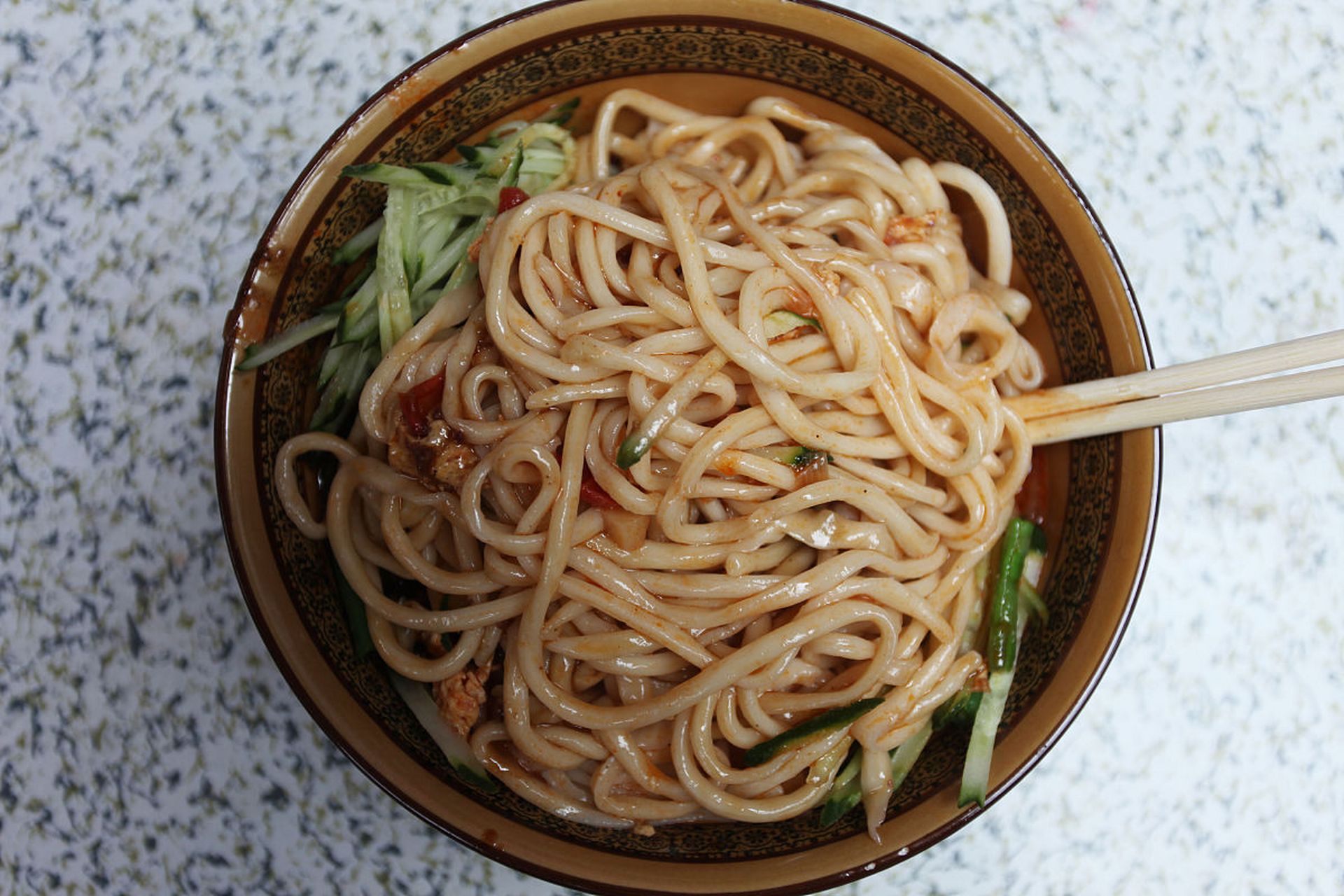 格拉条,这道阜阳小吃的代表,制作工艺十分独特.