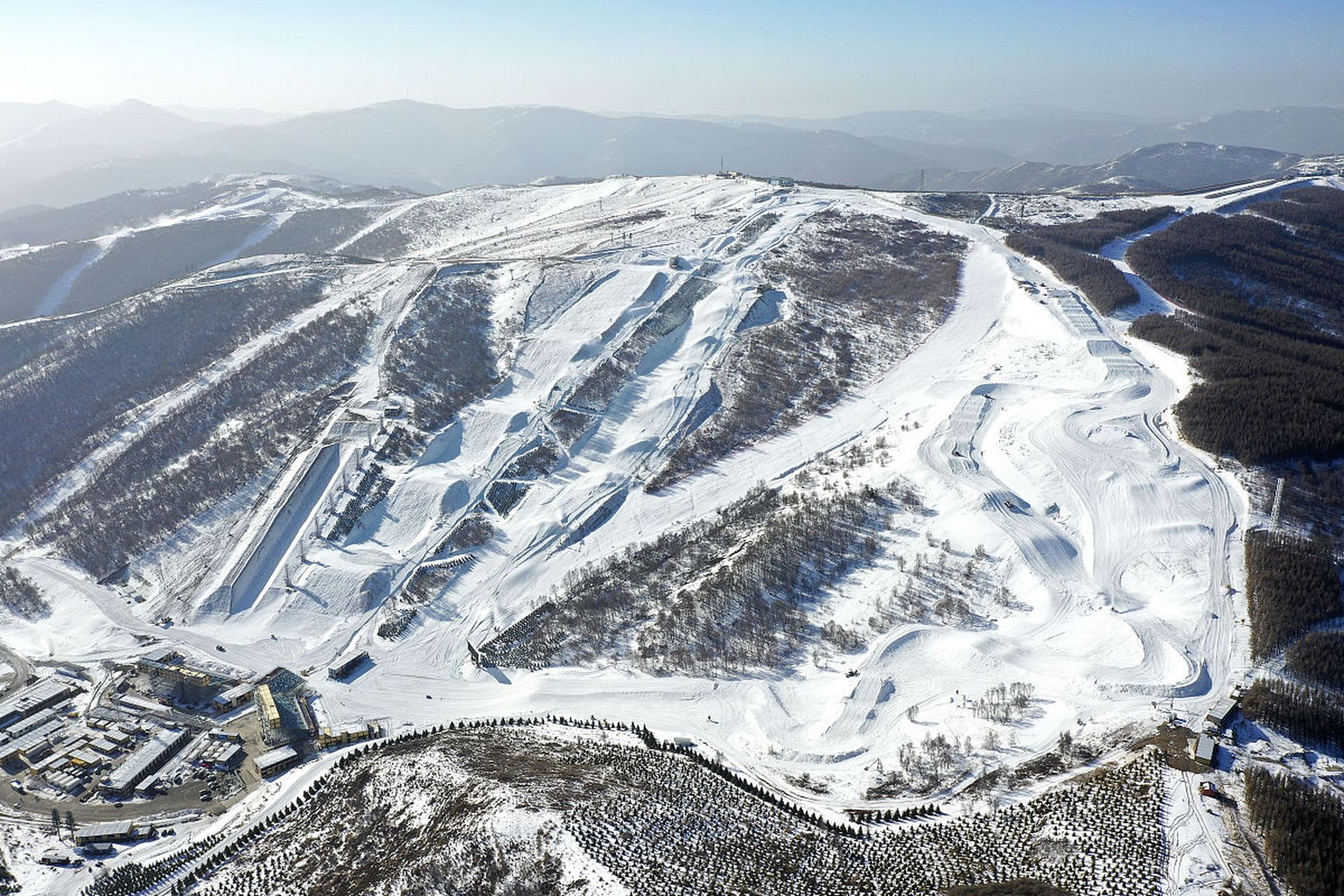 七台河市万宝山滑雪场图片