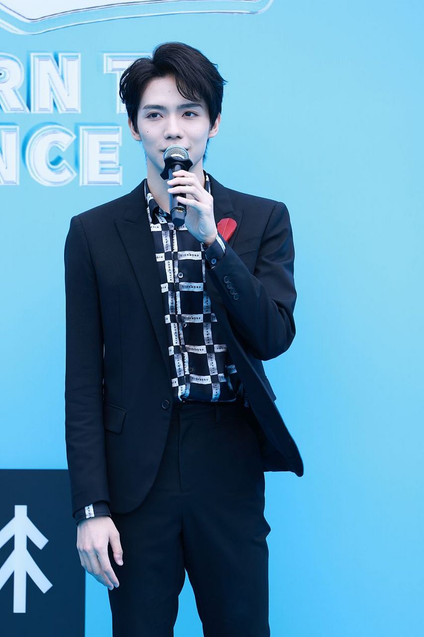 网上传出了《天天向上》的常驻嘉宾名单,说有汪涵,齐思钧,杨迪,吴泽林