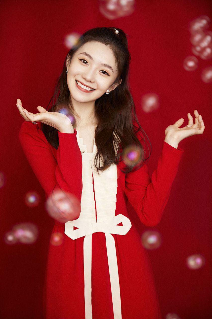 刘浩存最近的热度和好感度可以说是全靠同行衬托,前有王楚然耍大牌翻