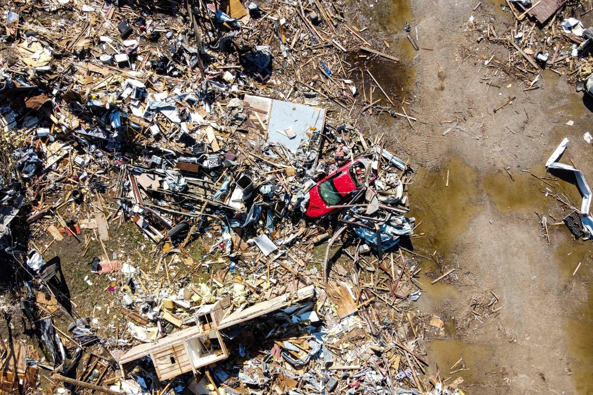 2004年12月26日,印度洋上发生了一次惊人的海啸,被称为"2004年印度洋