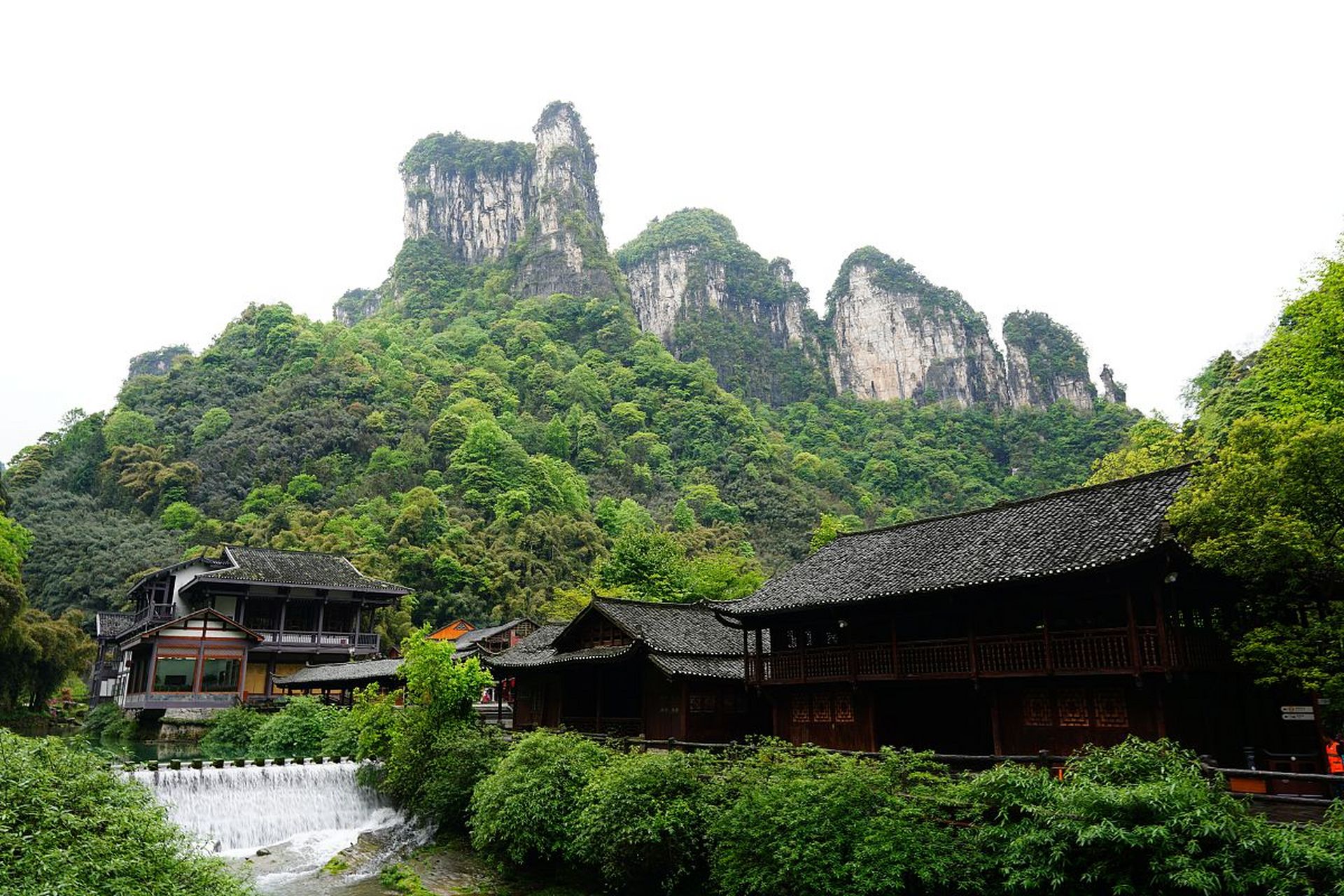 夏日湘游记# 在介绍湘西德夯苗寨的由来,历史和注意事项之前,我们先