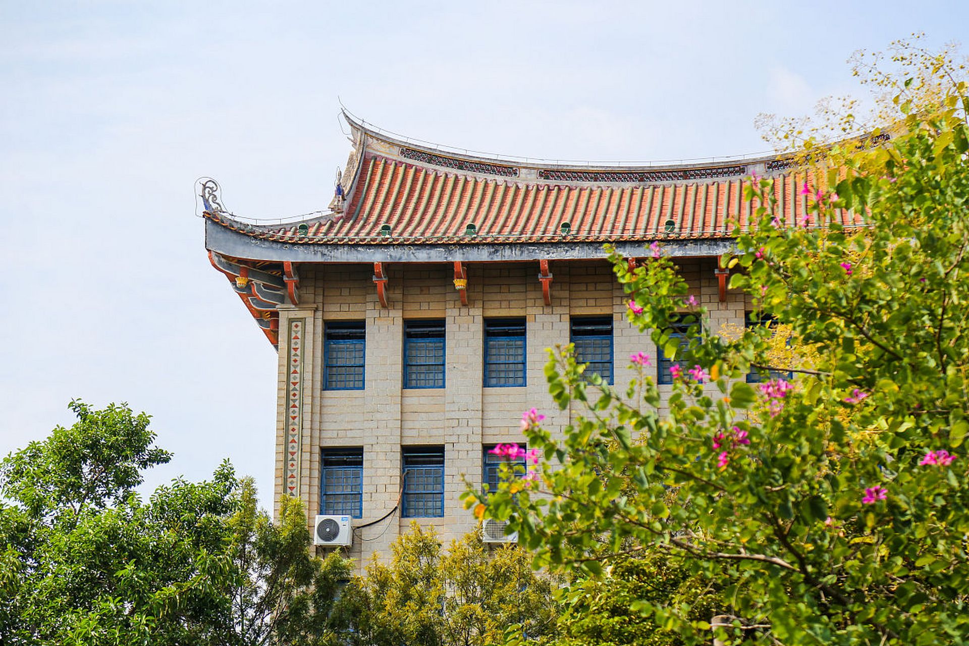 集美学村位于福建省厦门市集美区,是一个独具魅力的文化古镇.