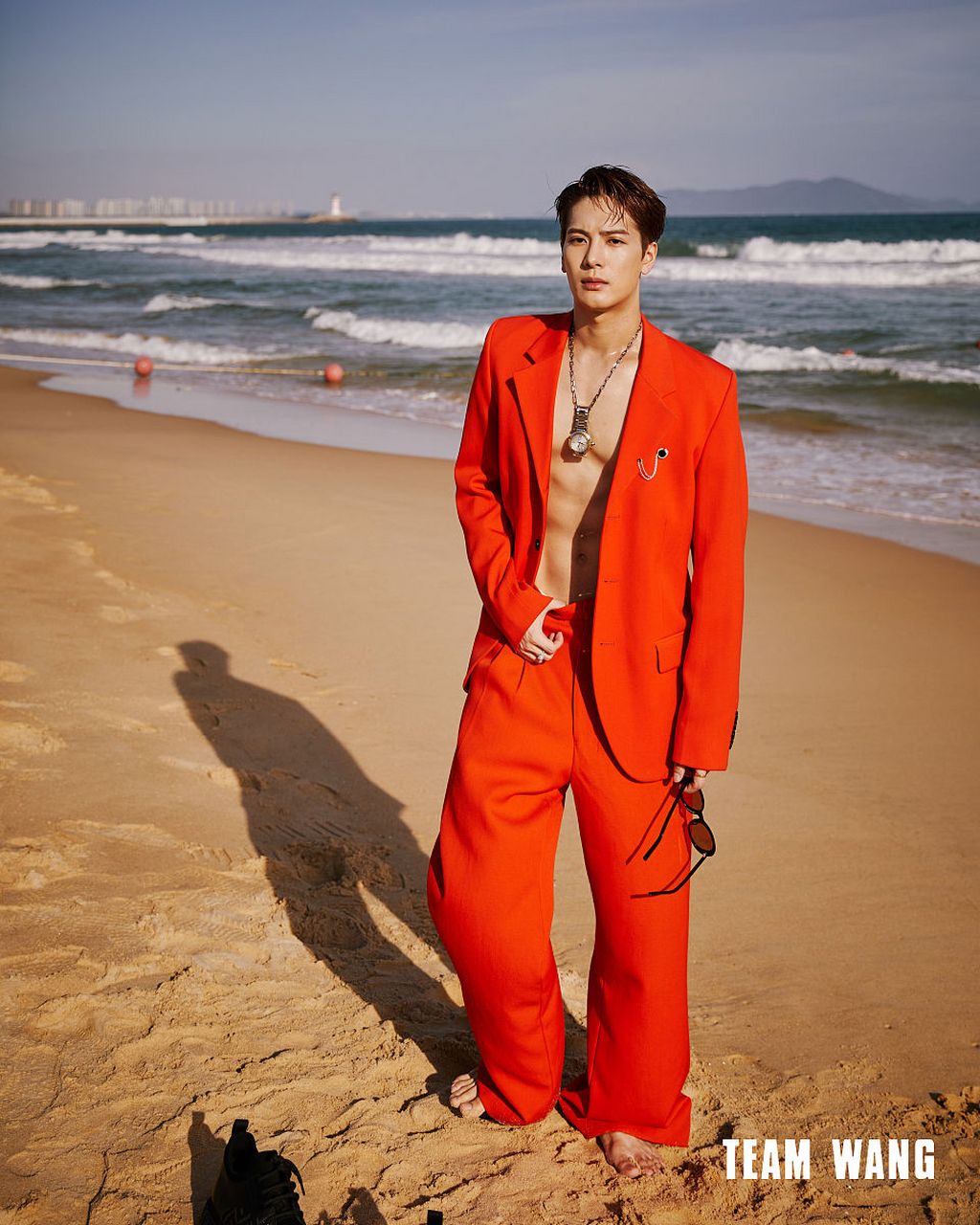 然而,据报道,王嘉尔作为音乐节的投资人,主要是来为活动助兴,并没有