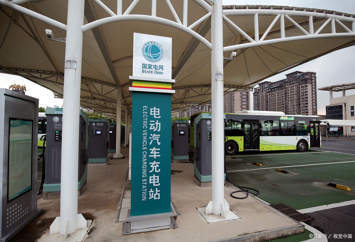 因为,因为充电桩分布的太少了,在城市中心我也不太焦虑,一到远地方就