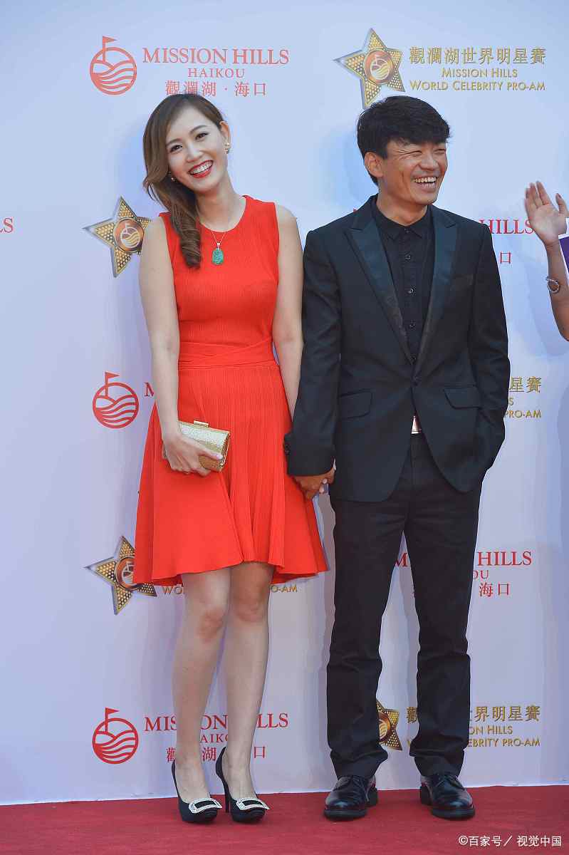 电话终于接通,传来的却是马蓉急促的喘息声,王宝强心中一紧,温柔地问