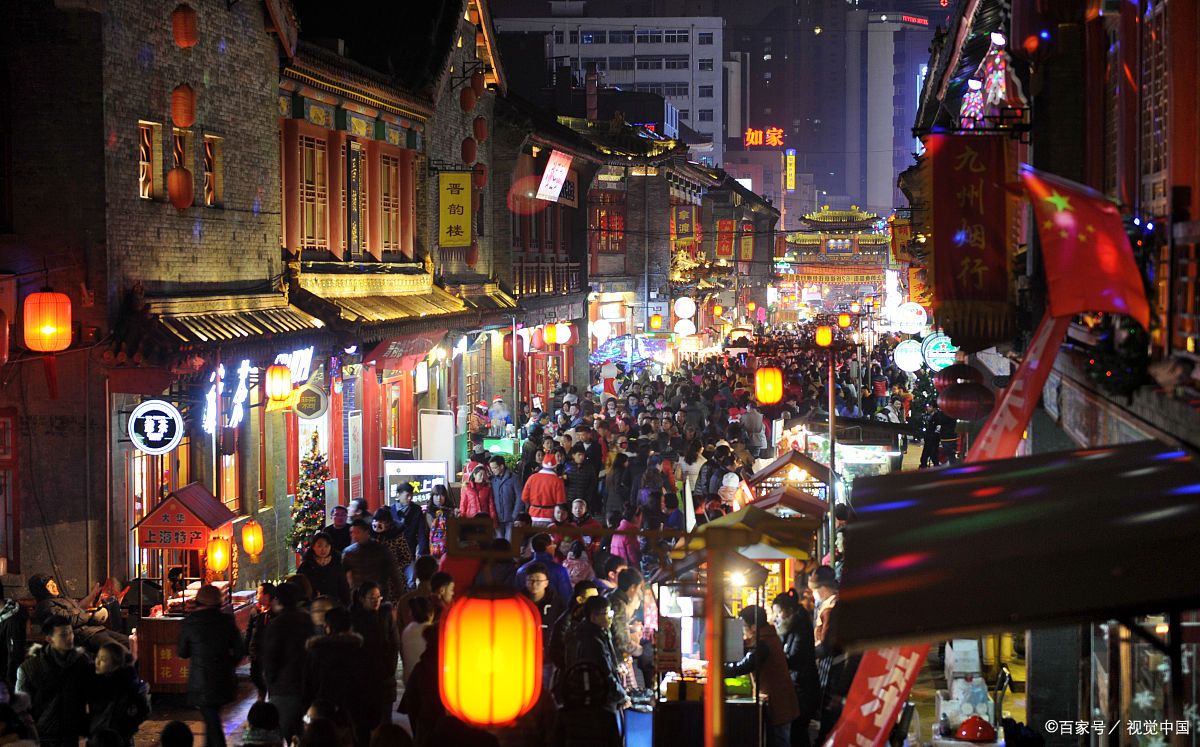 爱上杭州的千种理由#  杭州河坊街夜市,是一场味觉与历史的盛宴.