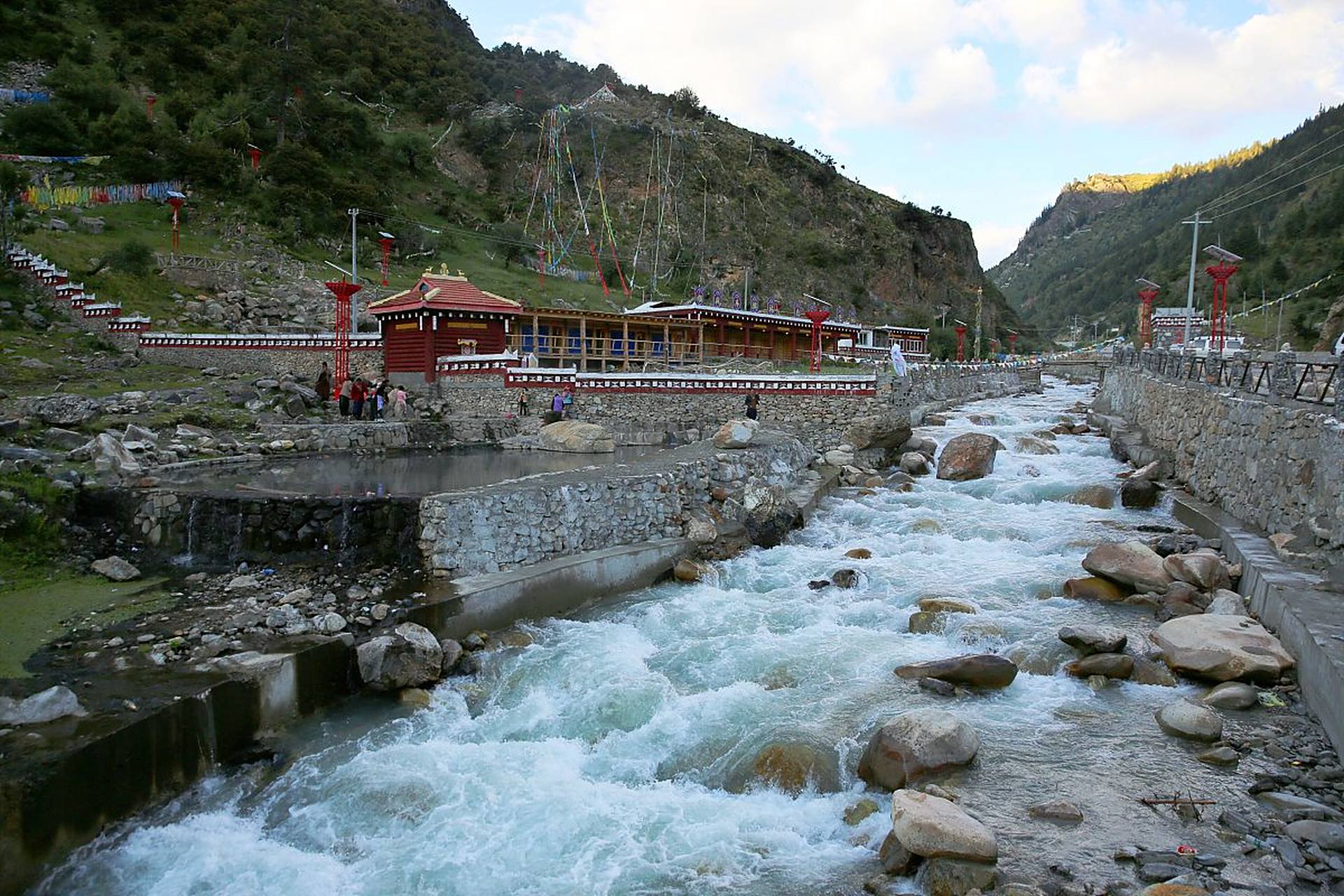 澜沧江大峡谷是中国迪庆德钦县的骄傲,长150千米,是云南省高差最大