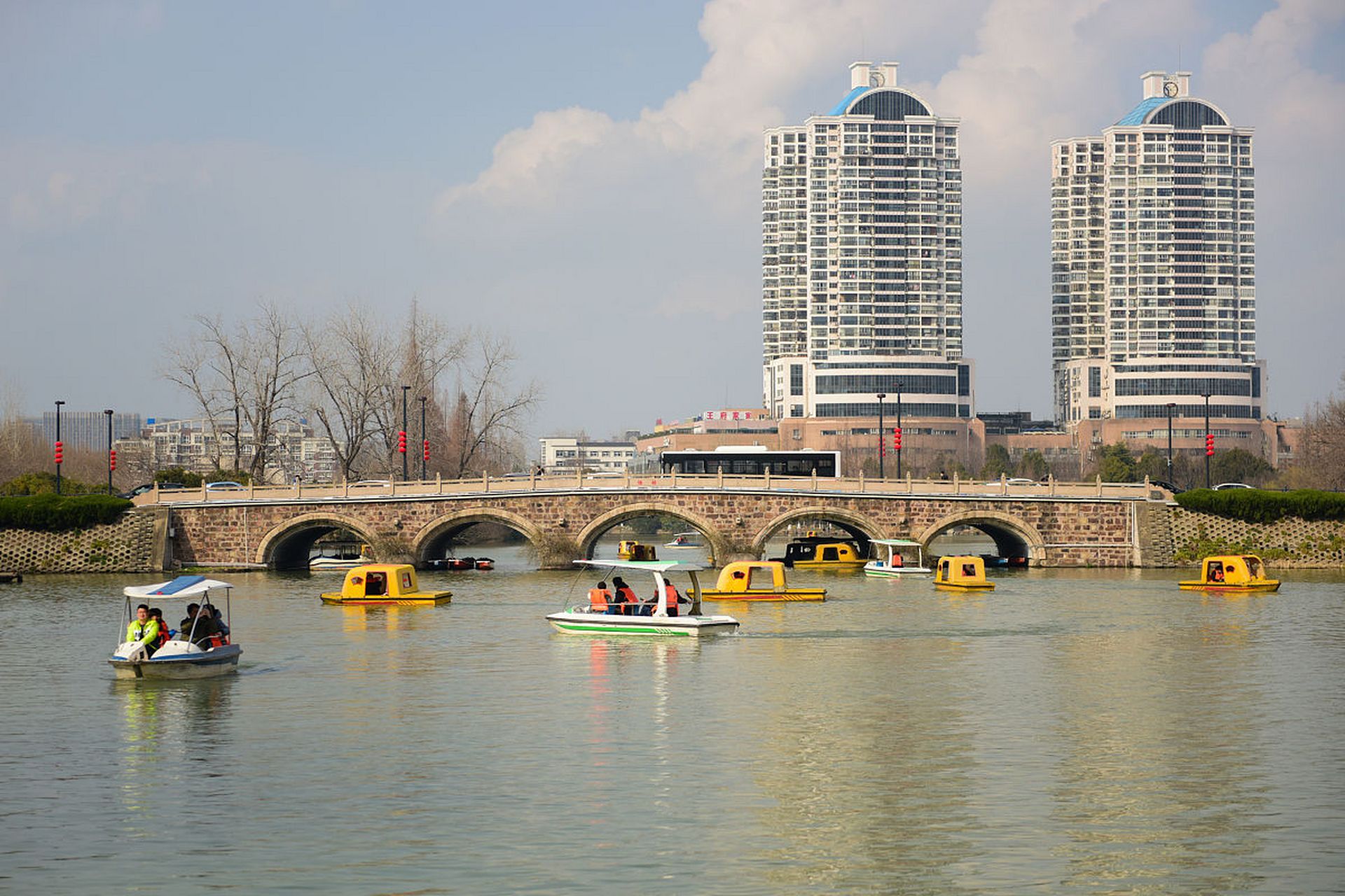 江苏南通市濠河景区是国家5a级旅游景区,位于江苏南通市崇川区濠西路