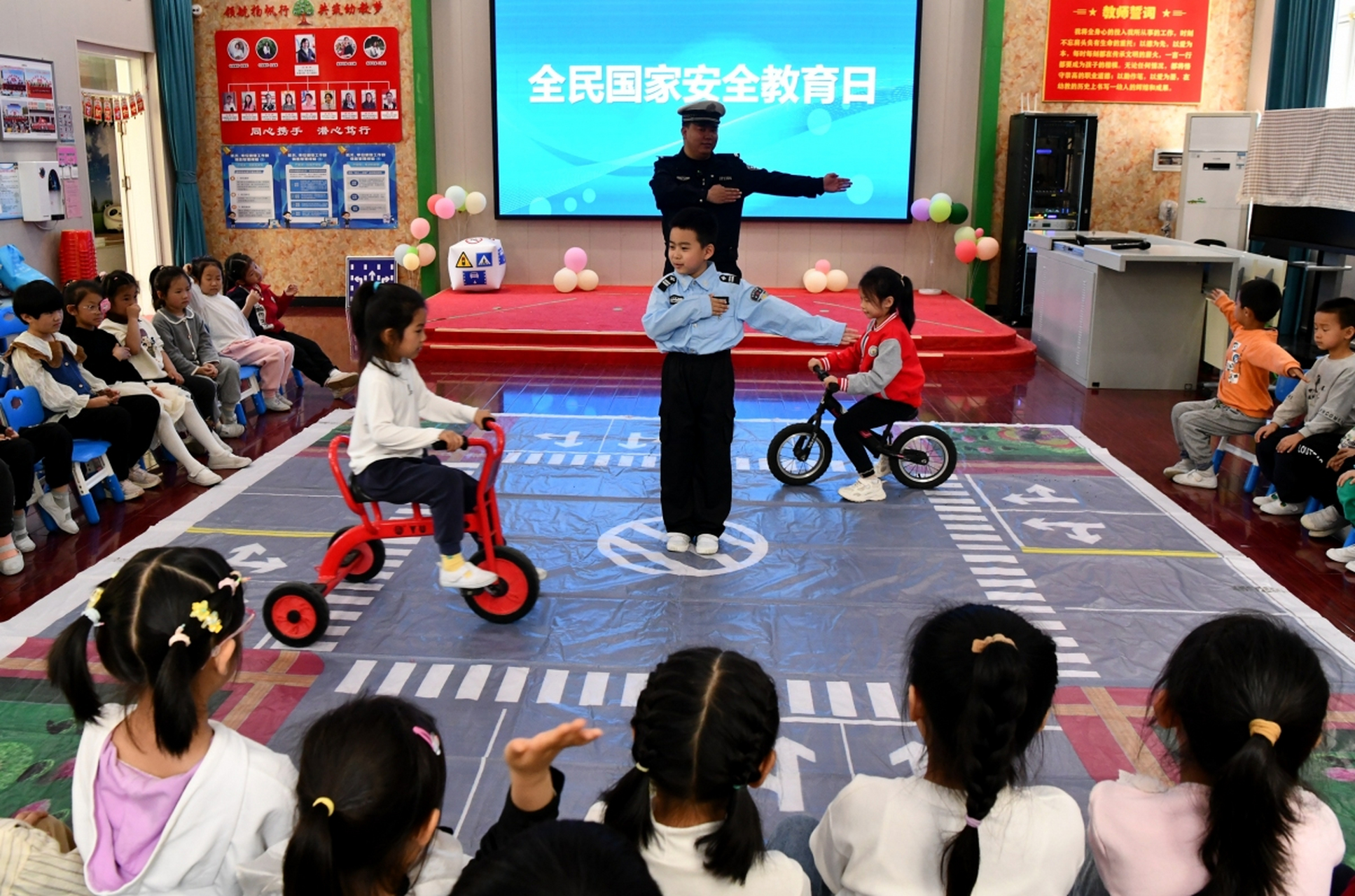 曲靖市麒麟区阳光幼儿园竟成九鼎投资第七大股东,背后真相引发热议.