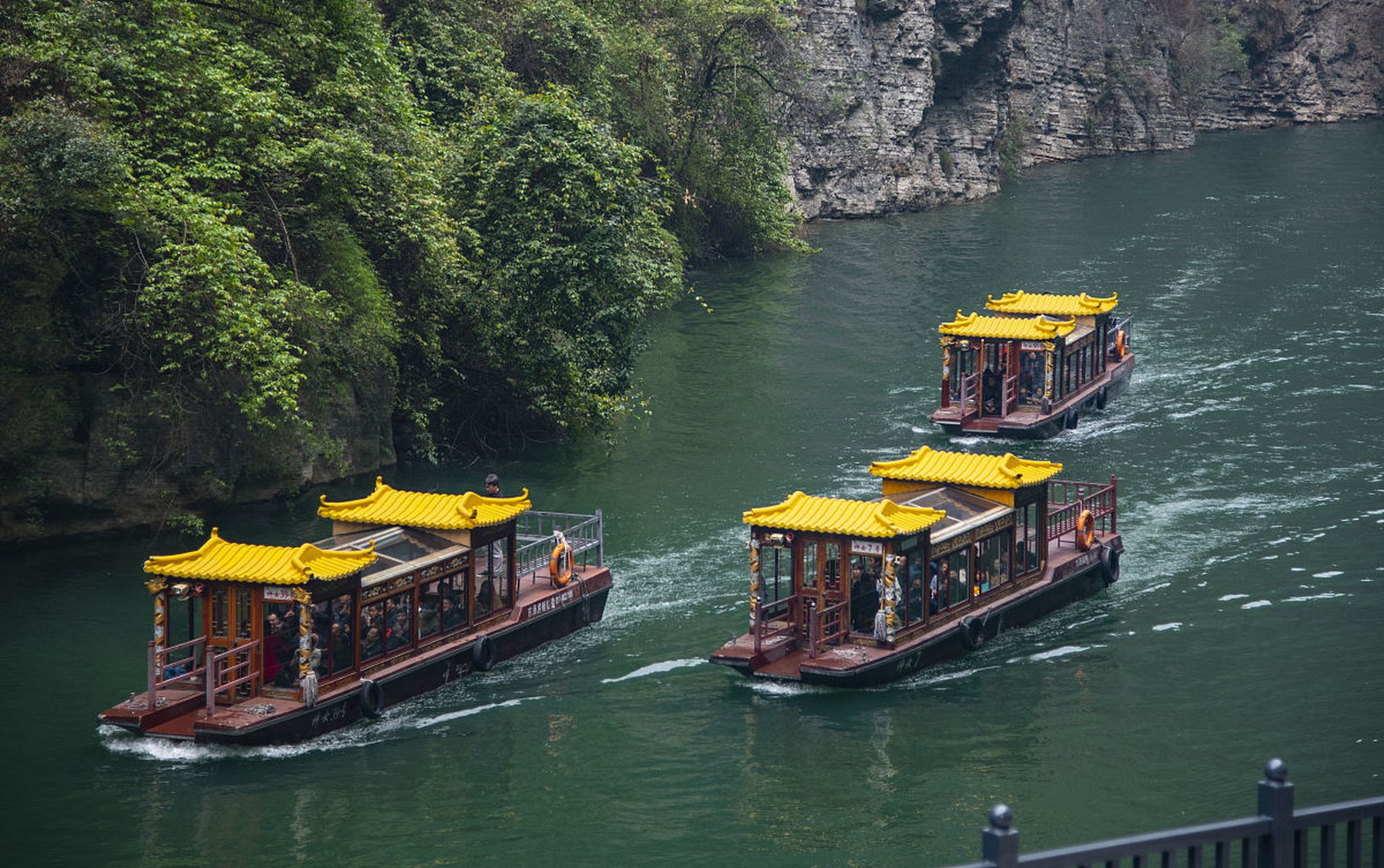 最美诗词欣赏:杨炯《巫峡》三峡七百里,惟言巫峡长.美人今何在?