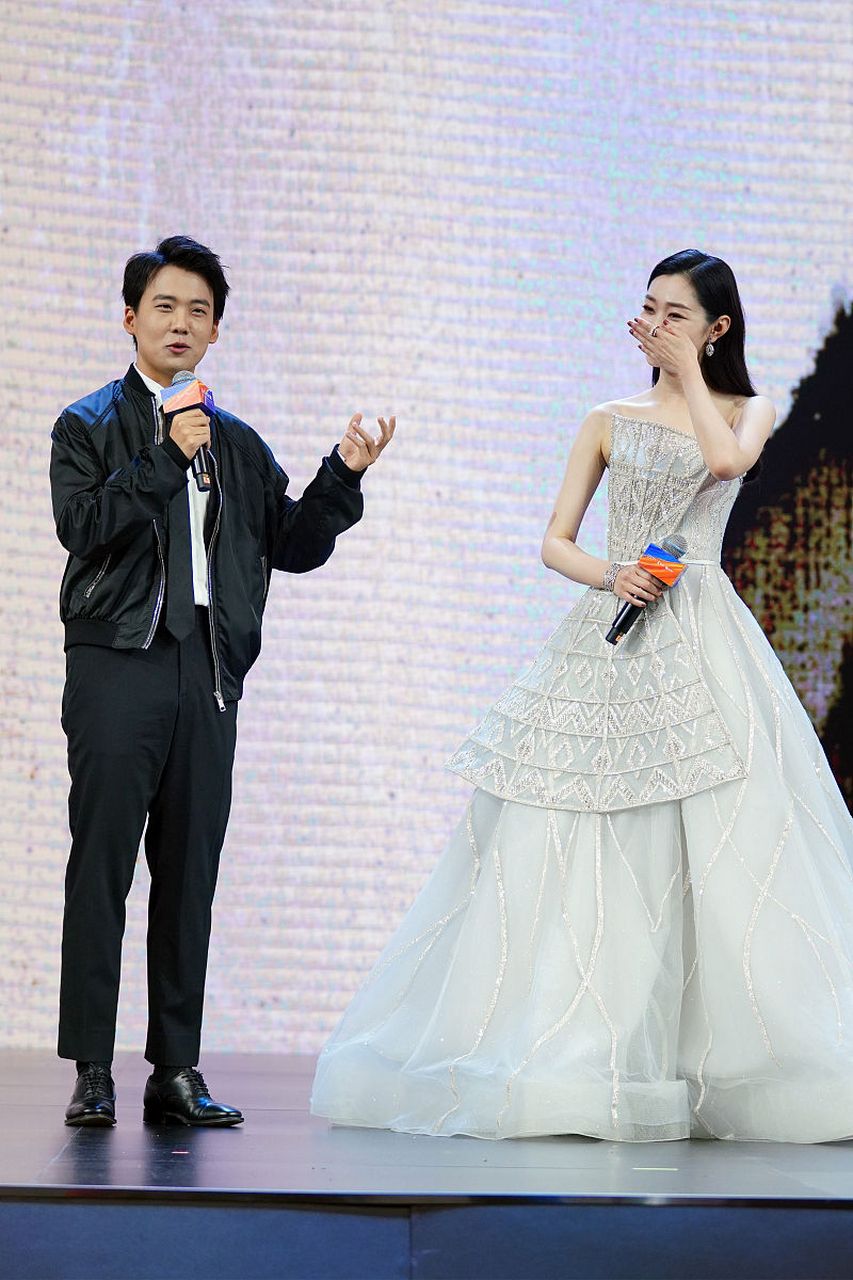 宋轶郭麒麟还演姐弟#,这不是废话吗,之前庆余年一就是姐弟啊,至于