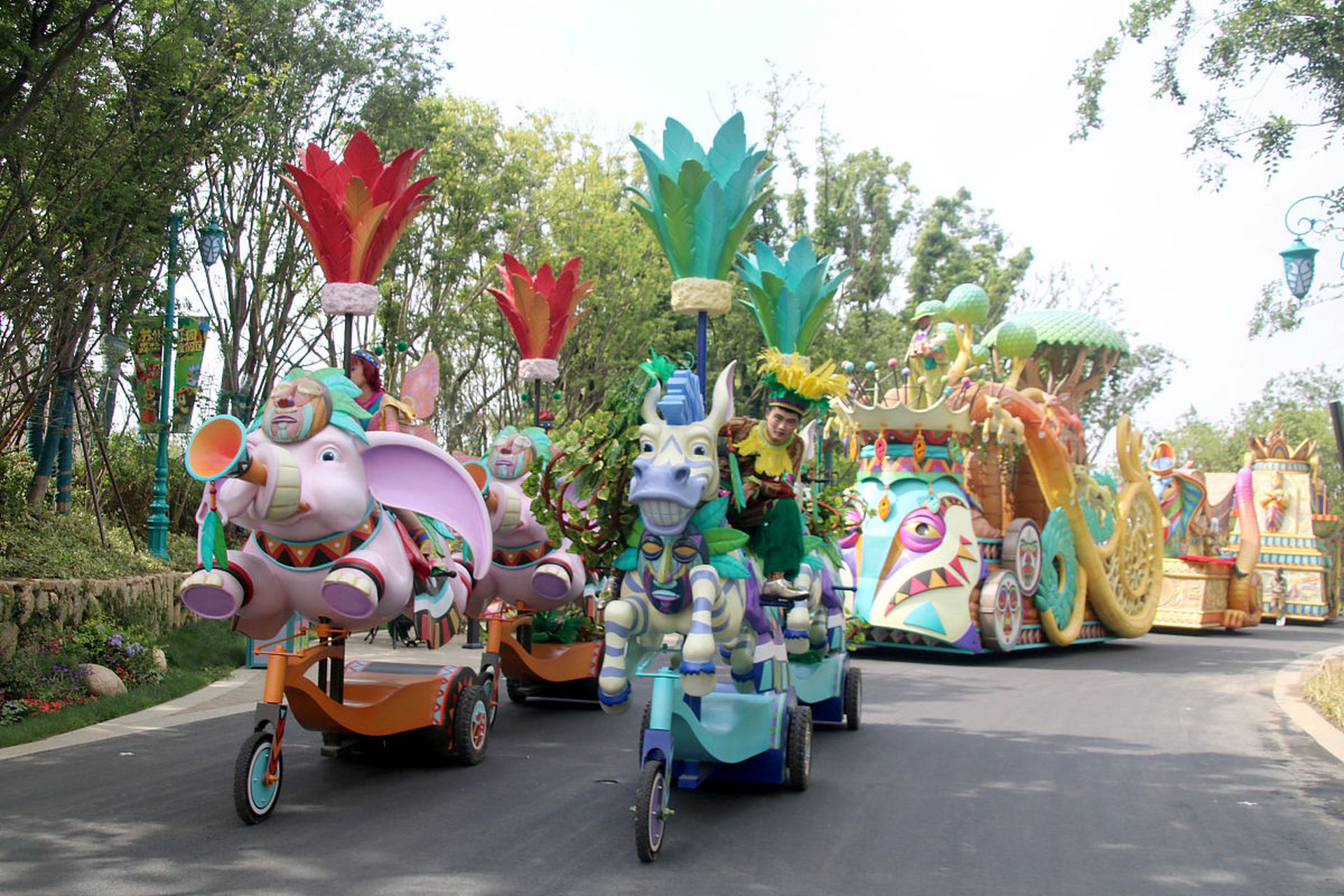 大同方特游乐园是一个位于山西省大同市的大型主题乐园,游乐园内的