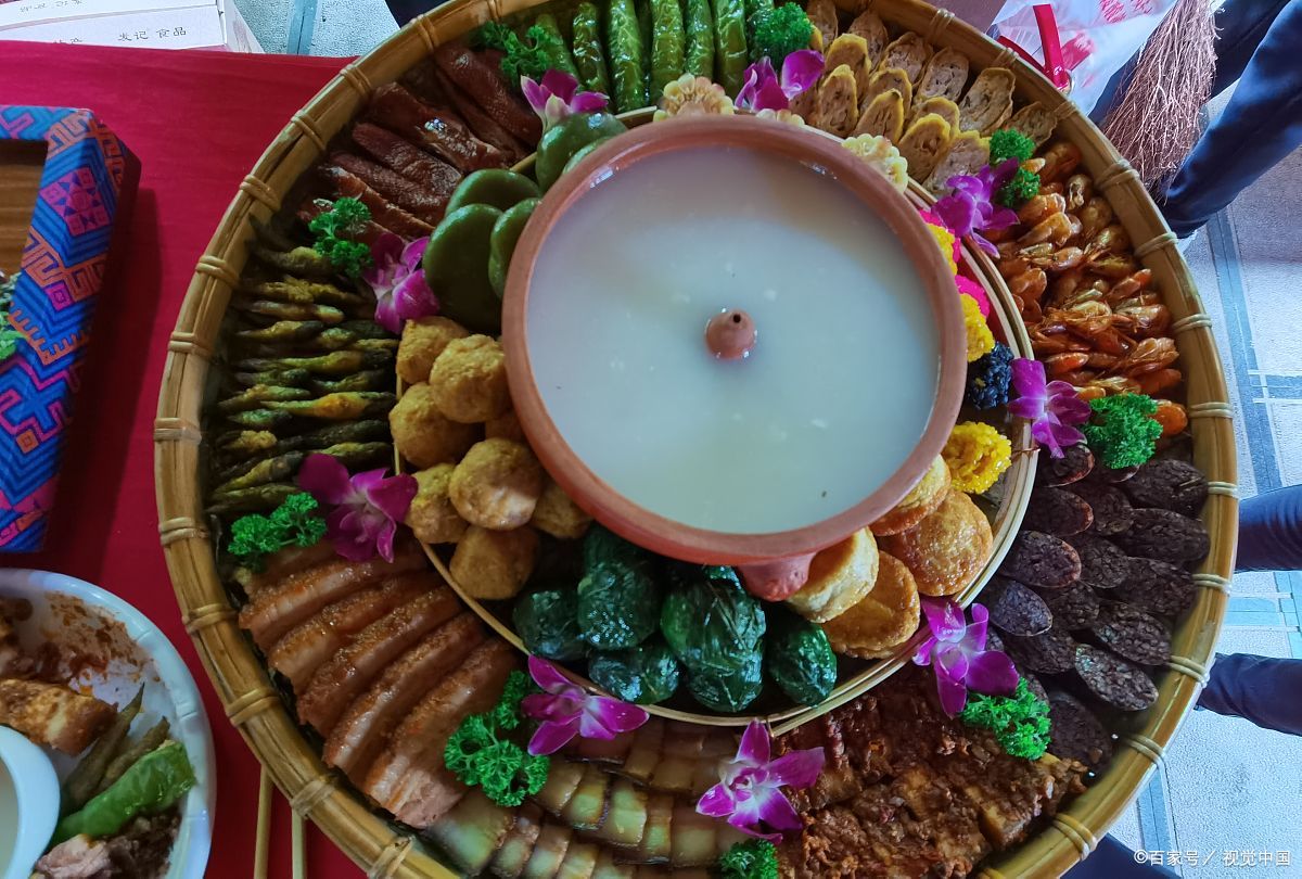 松坪沟冬日探秘:美食与美景的邂逅之旅当冬季的白雪覆盖了川西