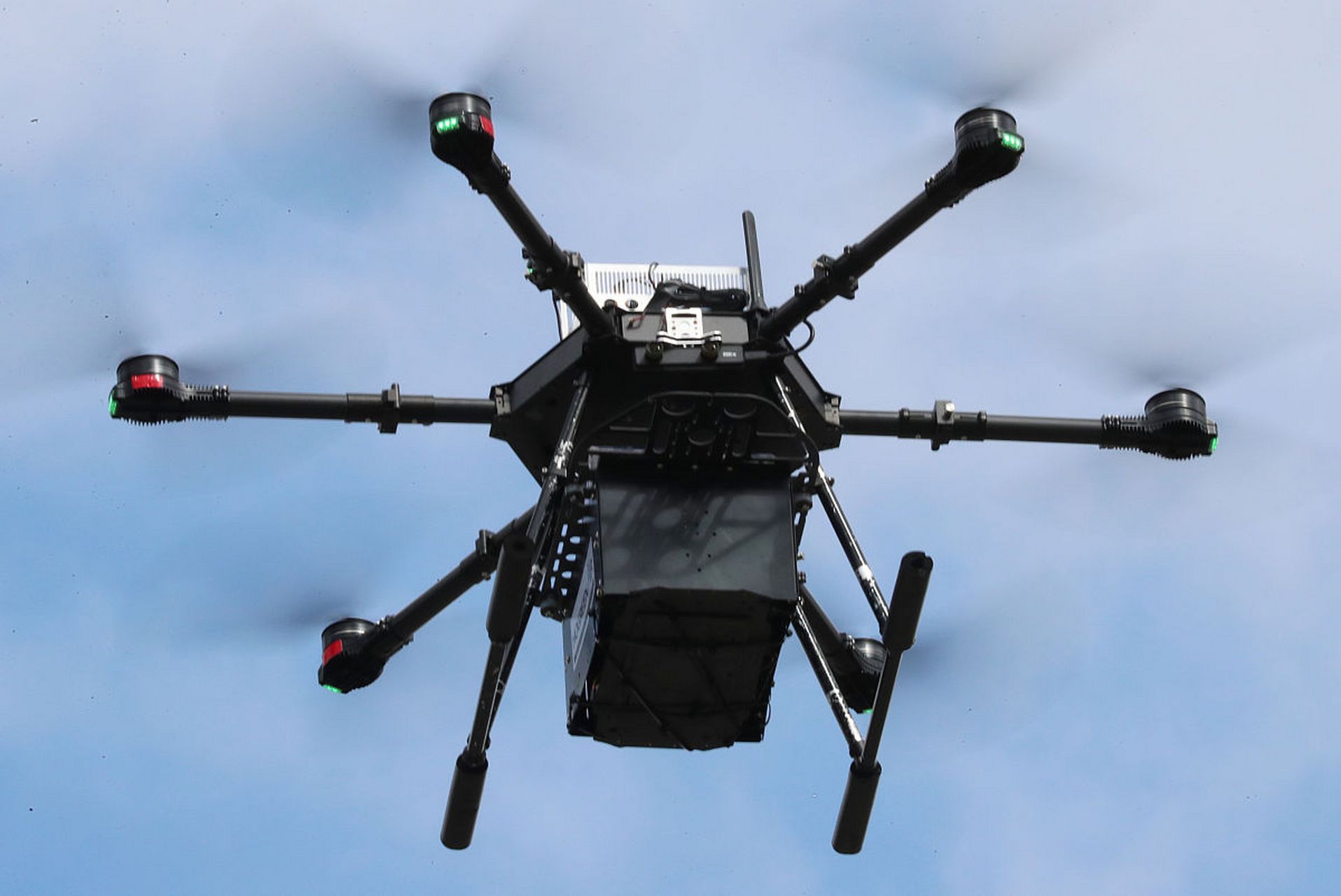 未来的环保飞行器  随着环保意识的日益增强,氢动力无人机和其燃料