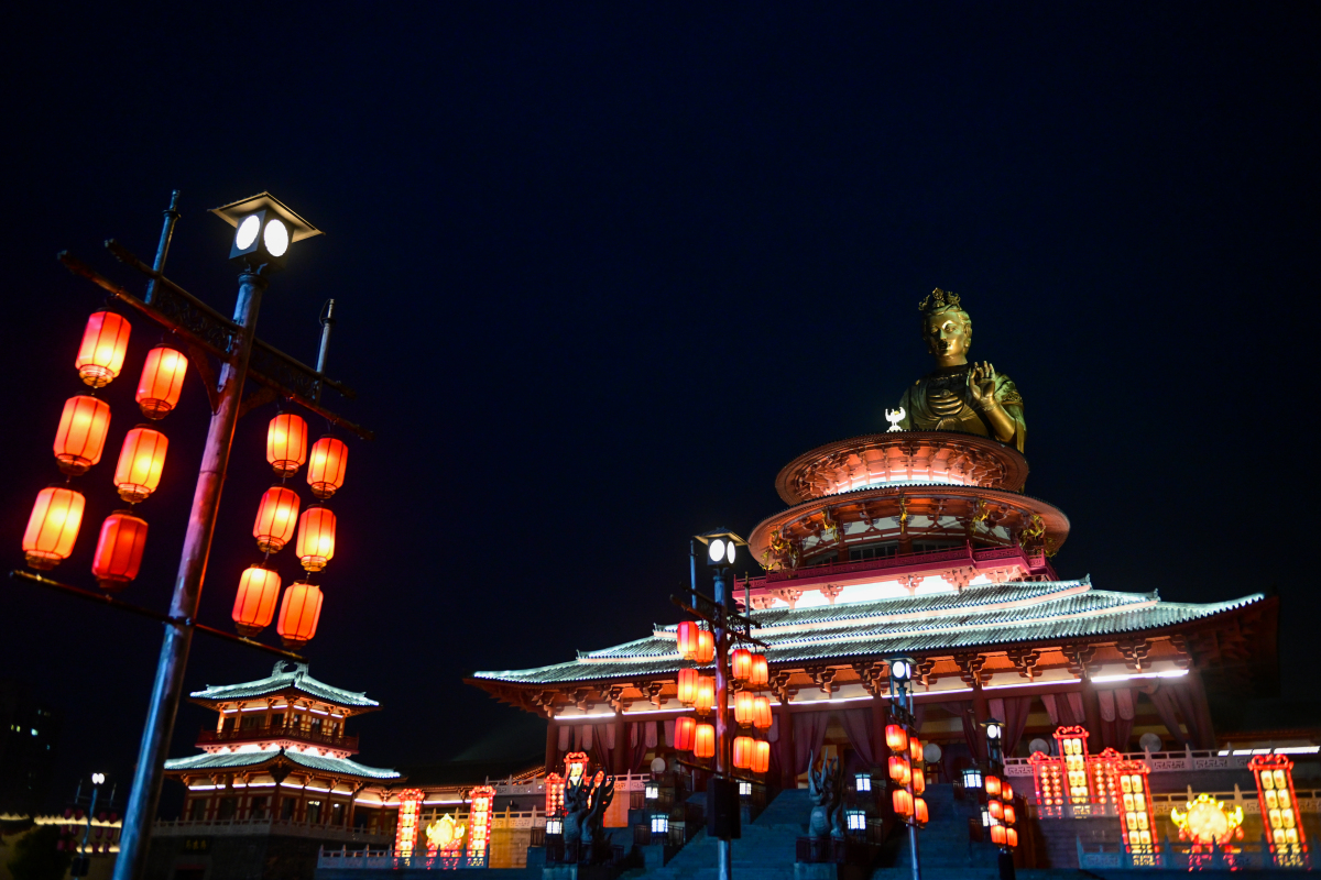 一直听说大唐不夜城是个充满历史和文化气息的地方,终于有一天,我决定