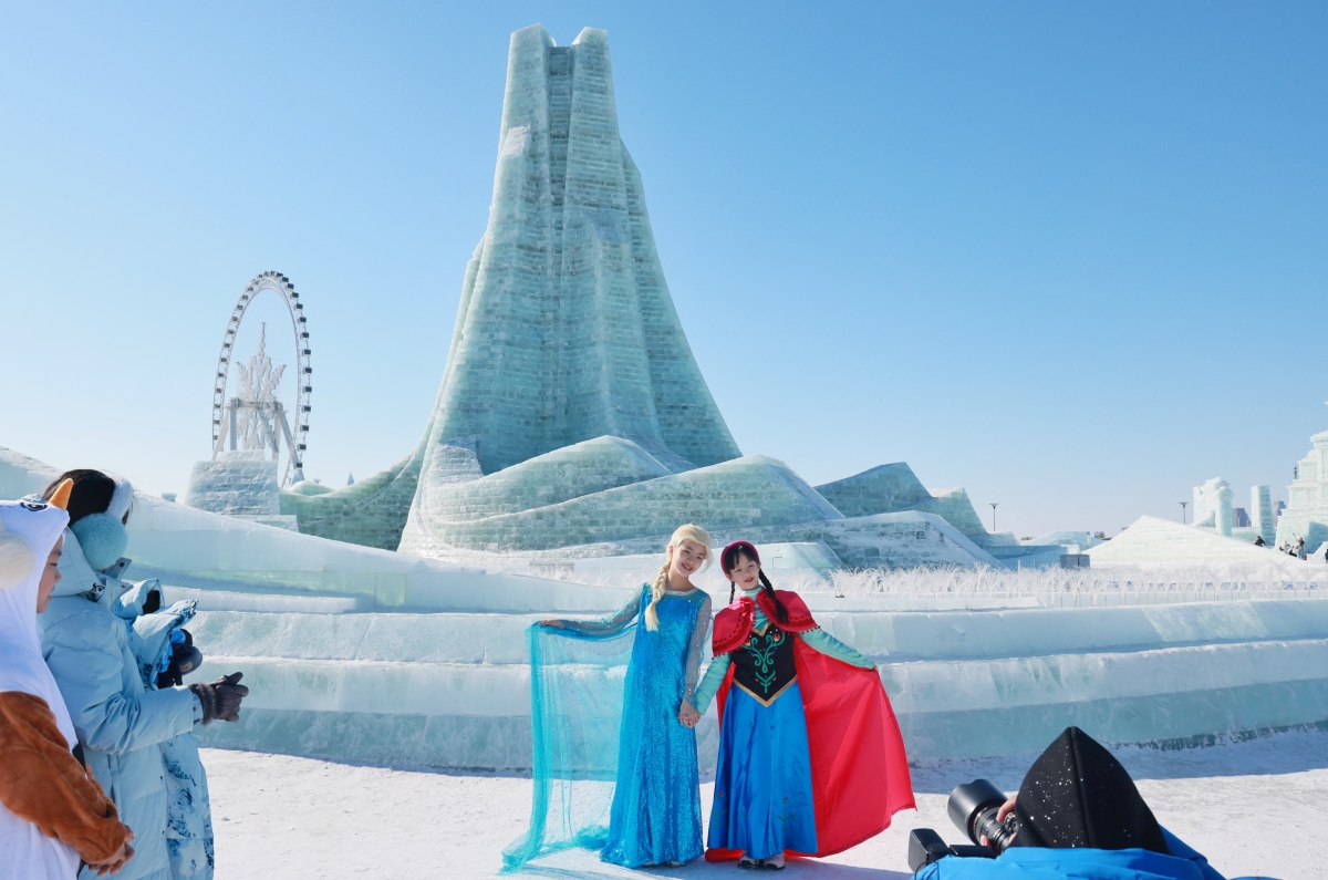 陕西·咸阳  咸阳梦幻嬉雪主题乐园,是冬日里的一片梦幻天堂,为游客