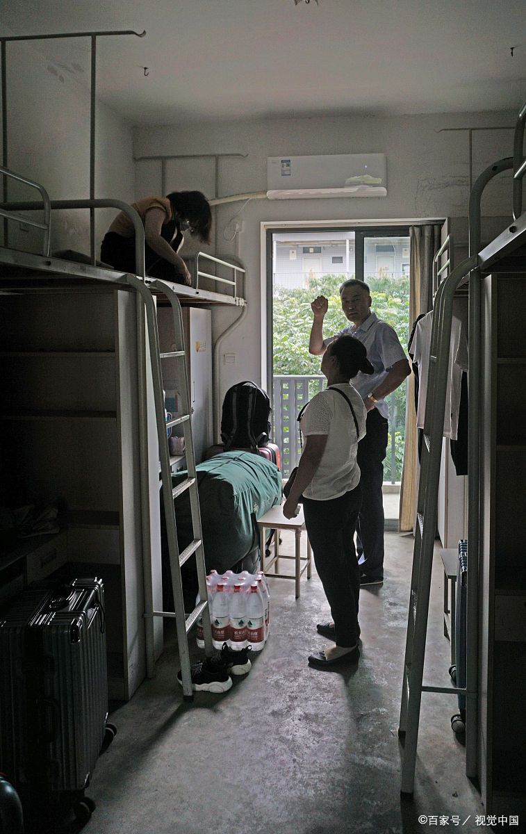 近年来,关于中学宿舍条件恶化的讨论不断升温