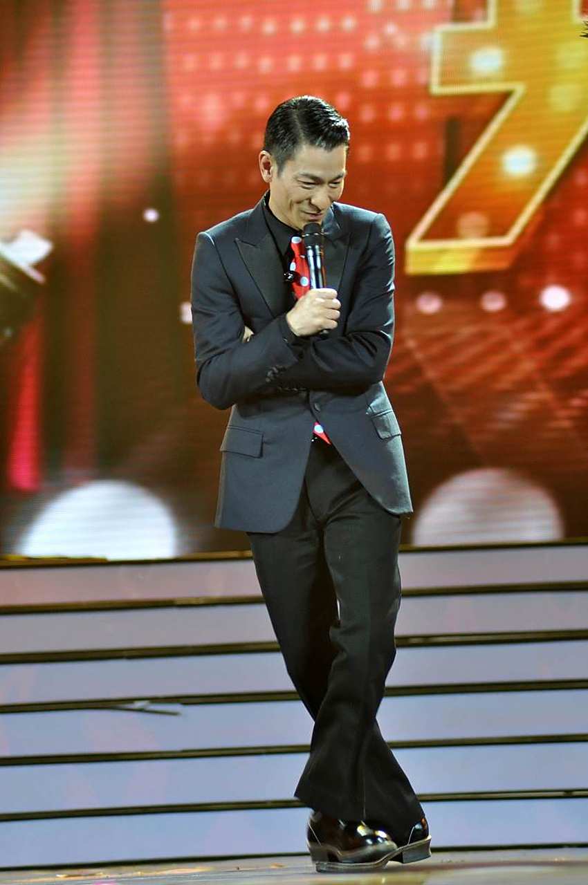 最近,刘德华在香港红馆开演唱会.
