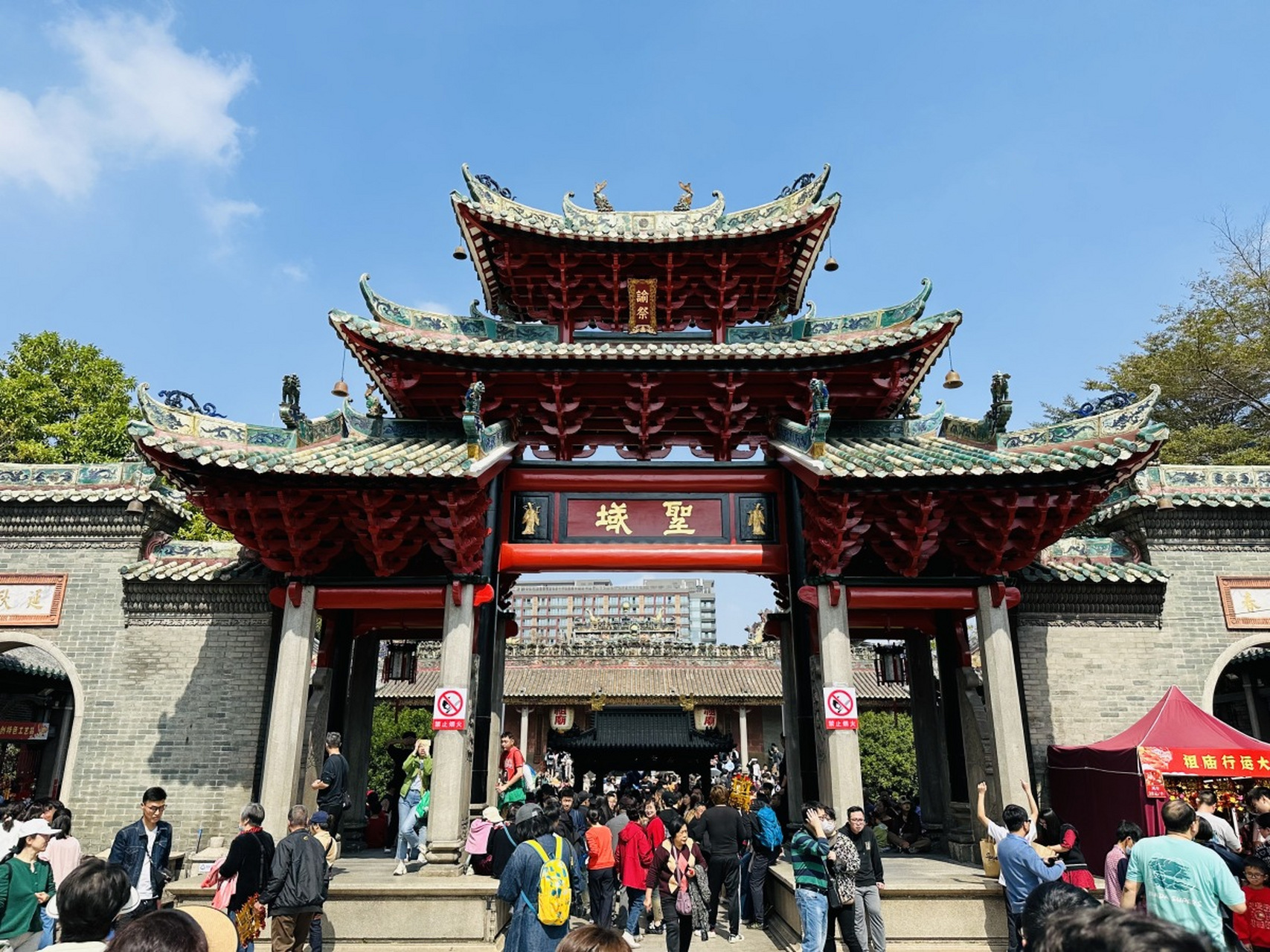 博物馆祖庙西樵山等你探访;地道美食民俗体验应有尽有:夜景更美不胜收