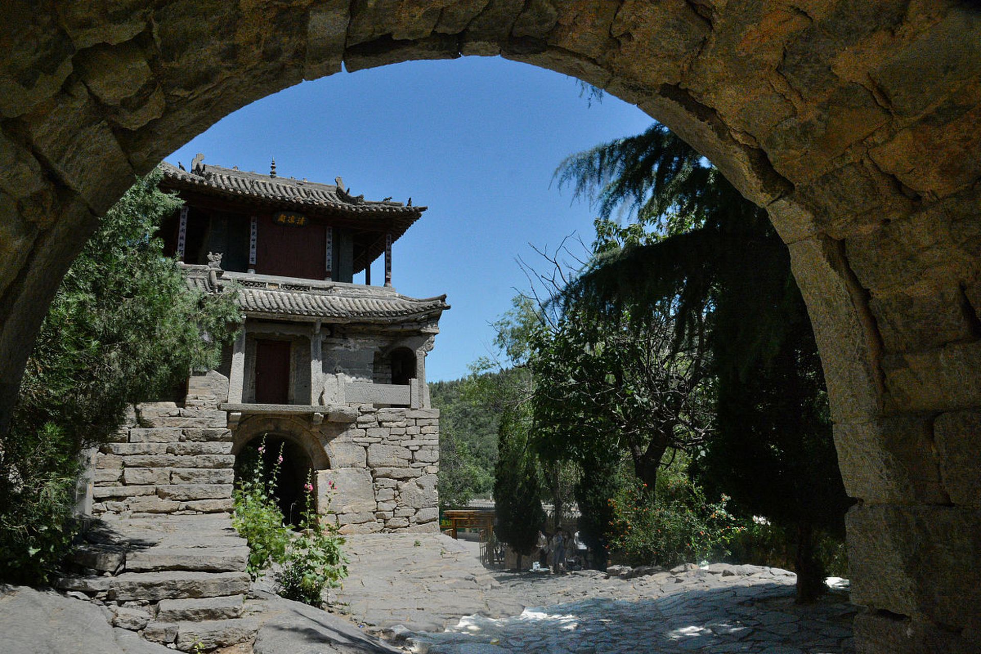 走进太行山下的桃花源,昔阳水磨头村,仿佛踏入一幅生动的自然风情画卷