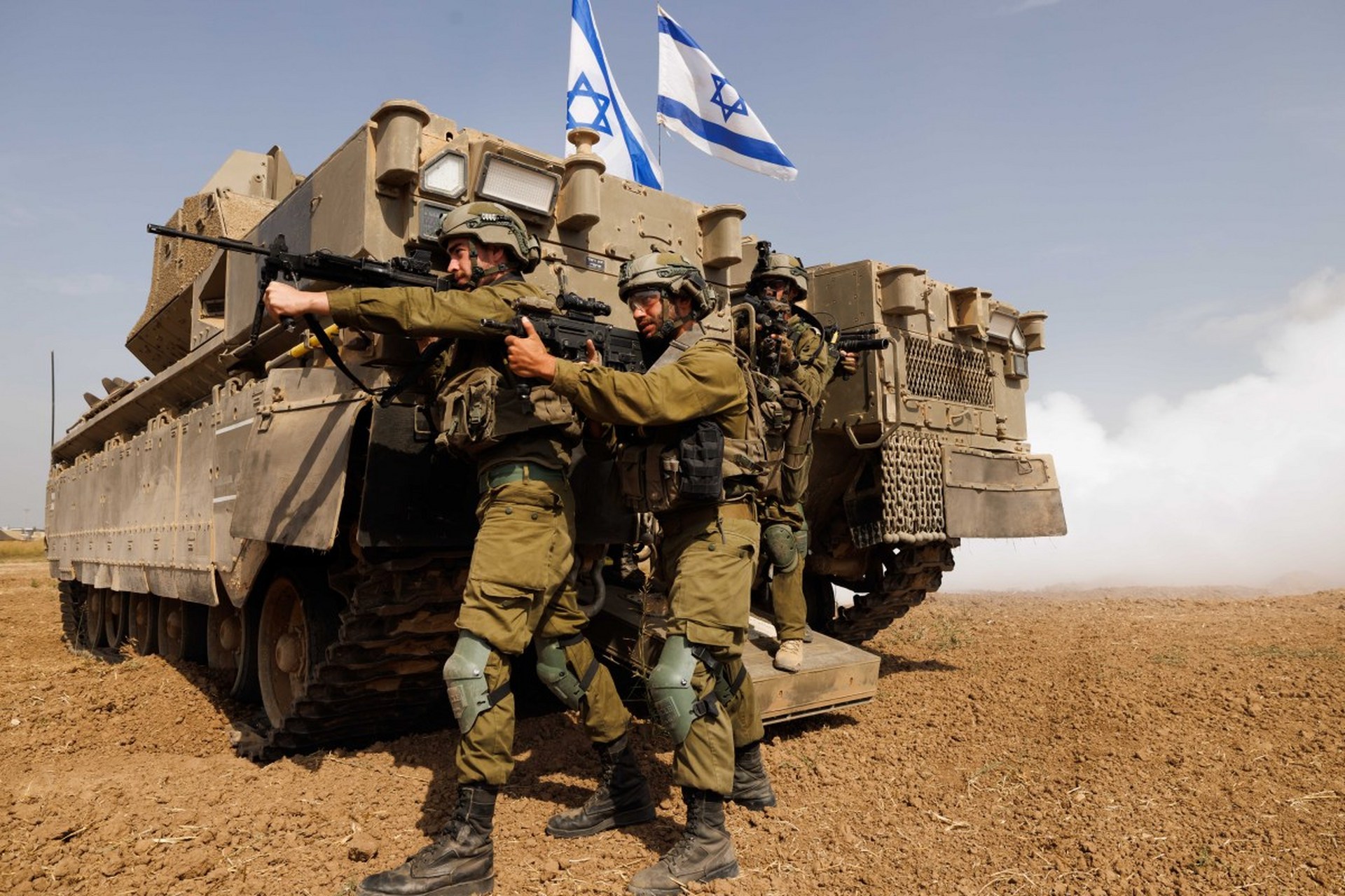 以色列国防军已派遣坦克部队和步兵进入加沙,实施第二阶段战斗任务