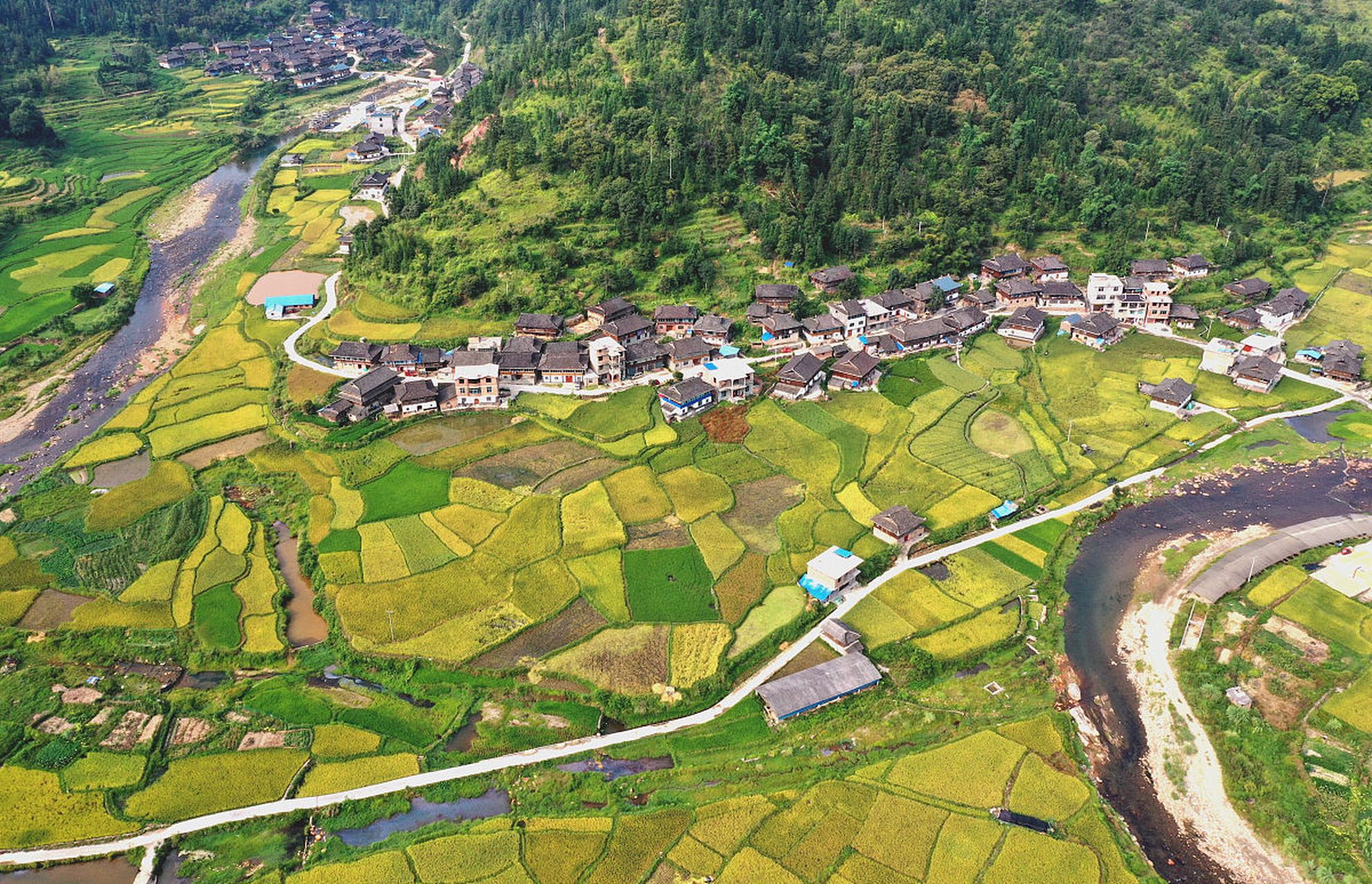 西楼村生态旅游发展带动村民致富西楼村位于湖南省怀化市会同县广坪镇