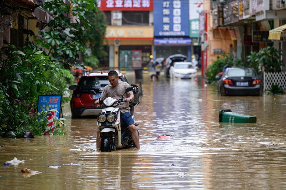 近期广州部分街道内涝问题主要由持续强降雨引发,结合气象预警和应急