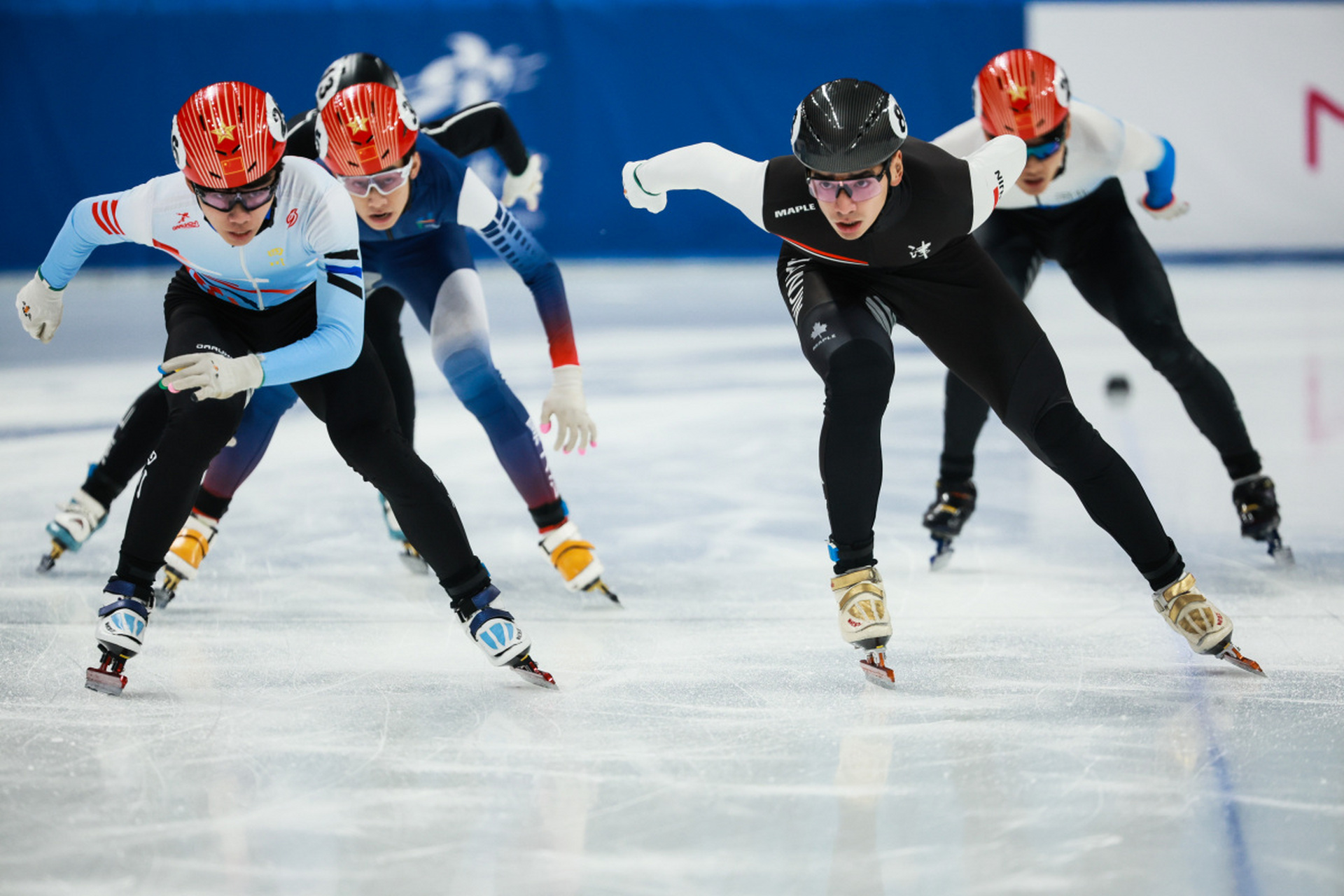 刘少林破男子短道速滑1000米全国纪录 刘少林是一名归化运动员,混血儿