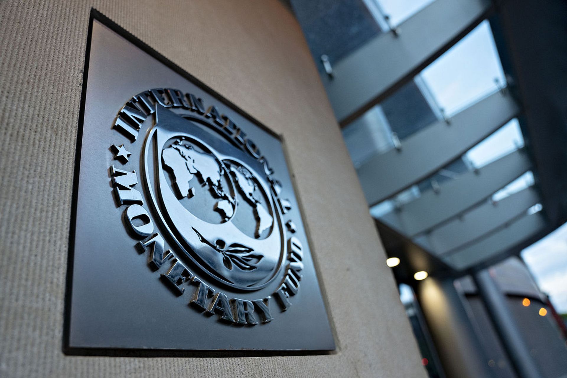 imf:中美将引领主要经济体政府债务膨胀势头  国际货币基金组织(imf)