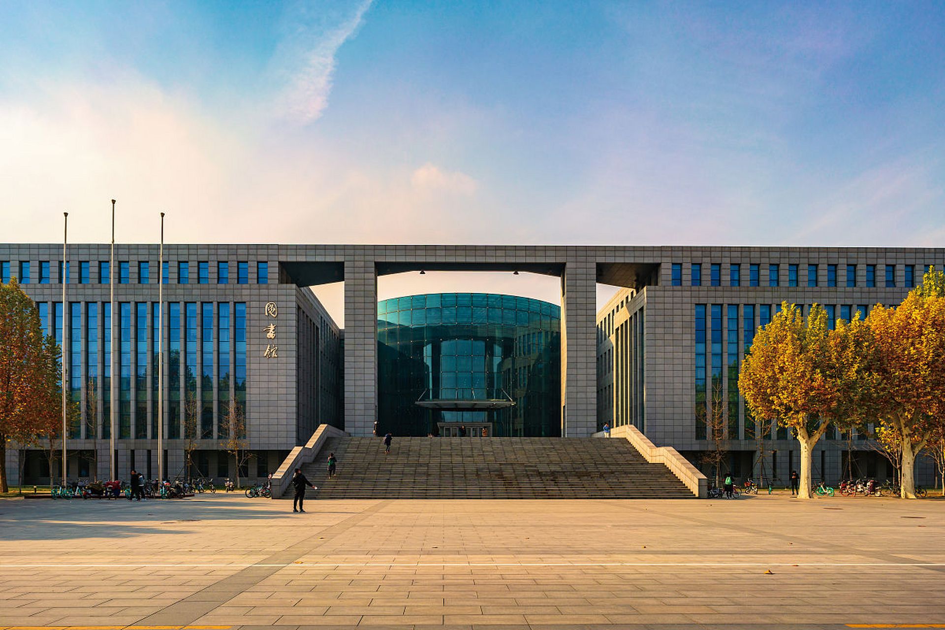学术声誉:河北师范大学在中国教育界享有良好声誉,具有较强的教学
