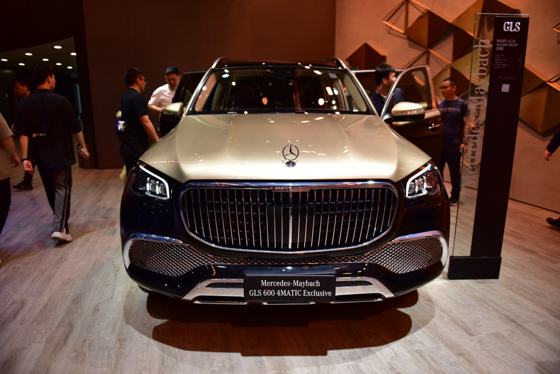 嘿,车迷们,咱们再深入聊聊这辆备受关注的迈巴赫gls 600,这可是一台引
