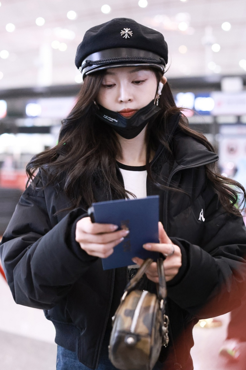 吴宣仪目前谈的比较有谱的新戏就是《竹业篇》的女二,基本是稳的