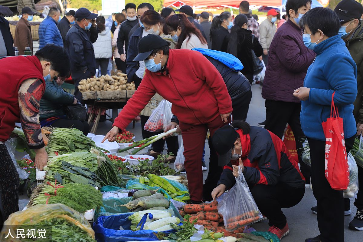 老东门早市:点燃"泉城"的第一缕烟火,寻找济南千年的市井味道