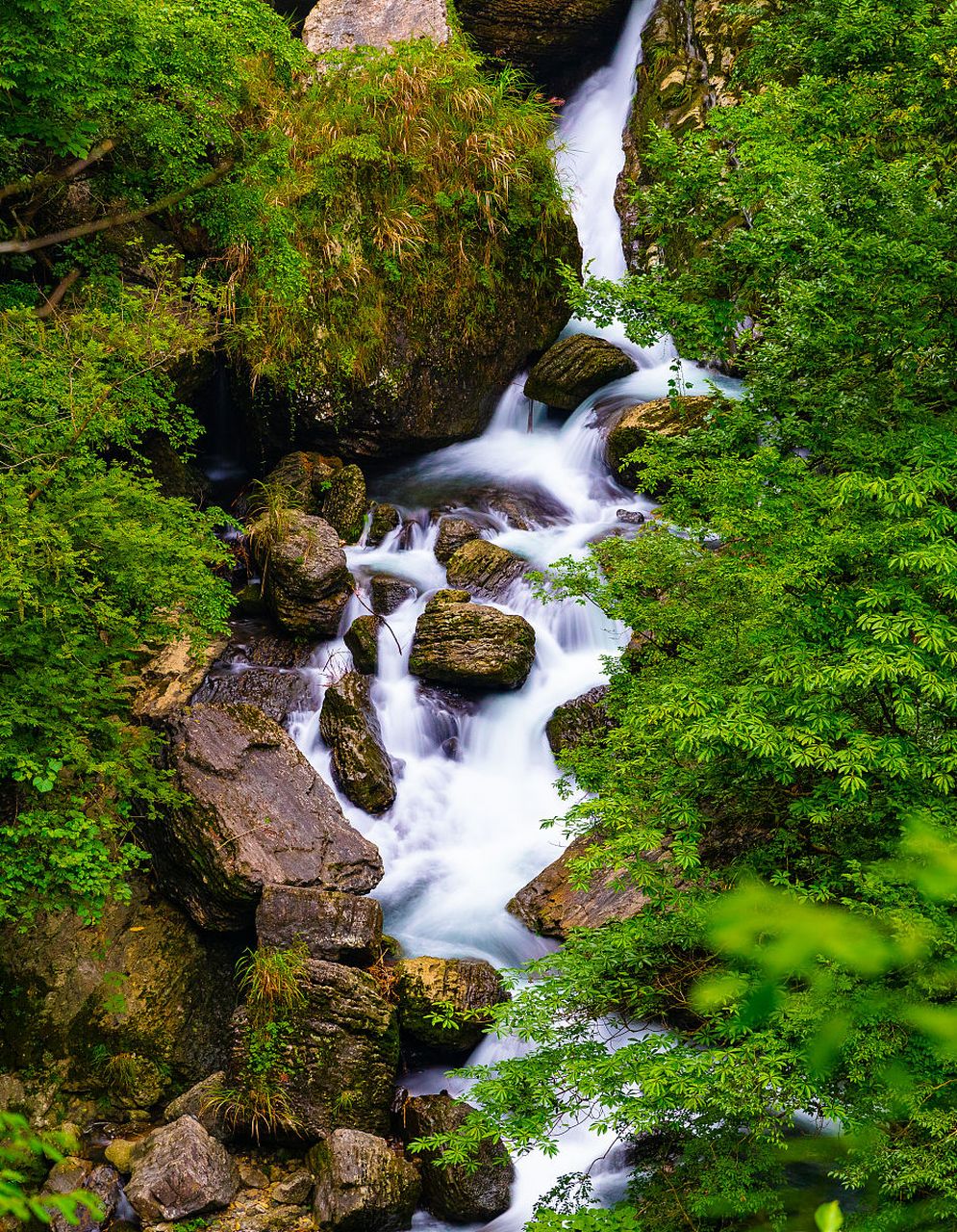 92 今天,我要给大家安利一个绝美的景点——江西三清山的玉帘瀑布!