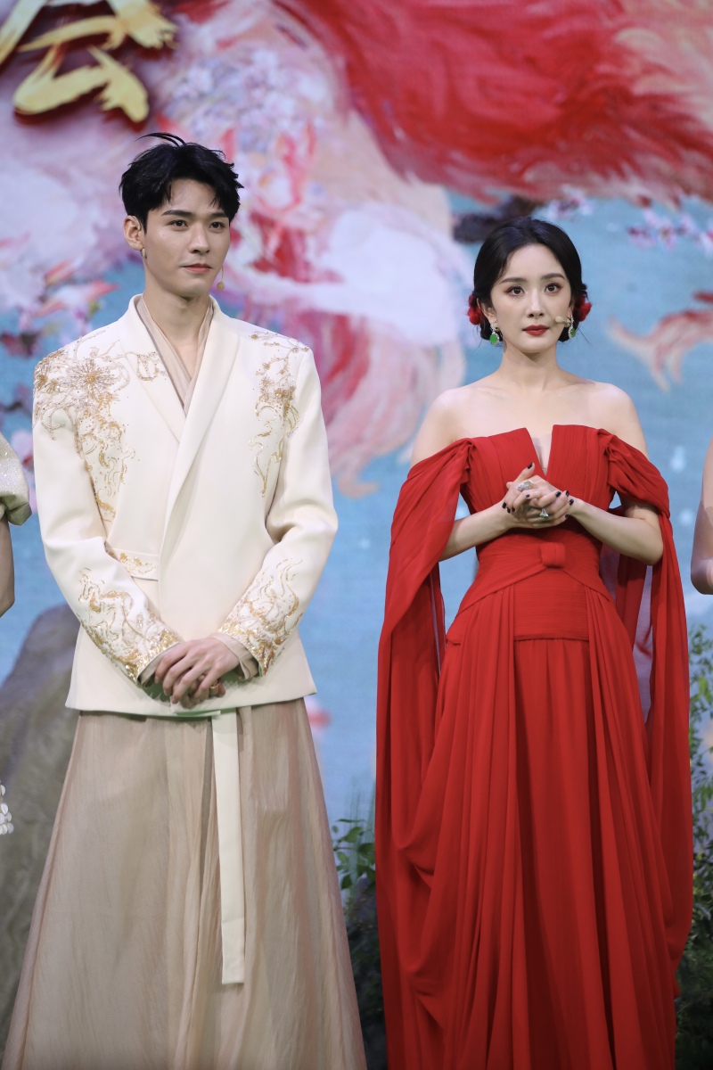 这部由杨幂,龚俊领衔主演的古装剧,作为国漫《狐妖小红娘》真人影视化