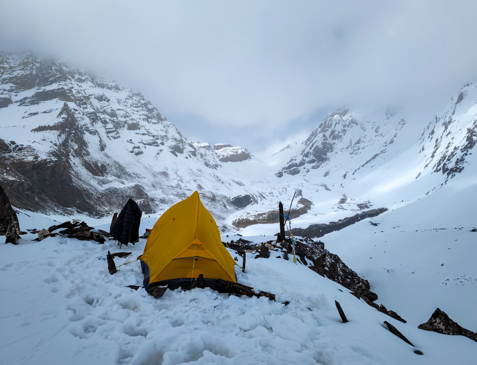 攀登中国岷山山脉主峰雪宝顶,不需要对路线位置做一板一眼的规划,没有