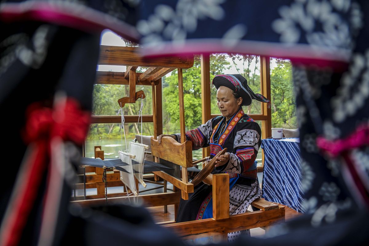 少数民族布依族民俗