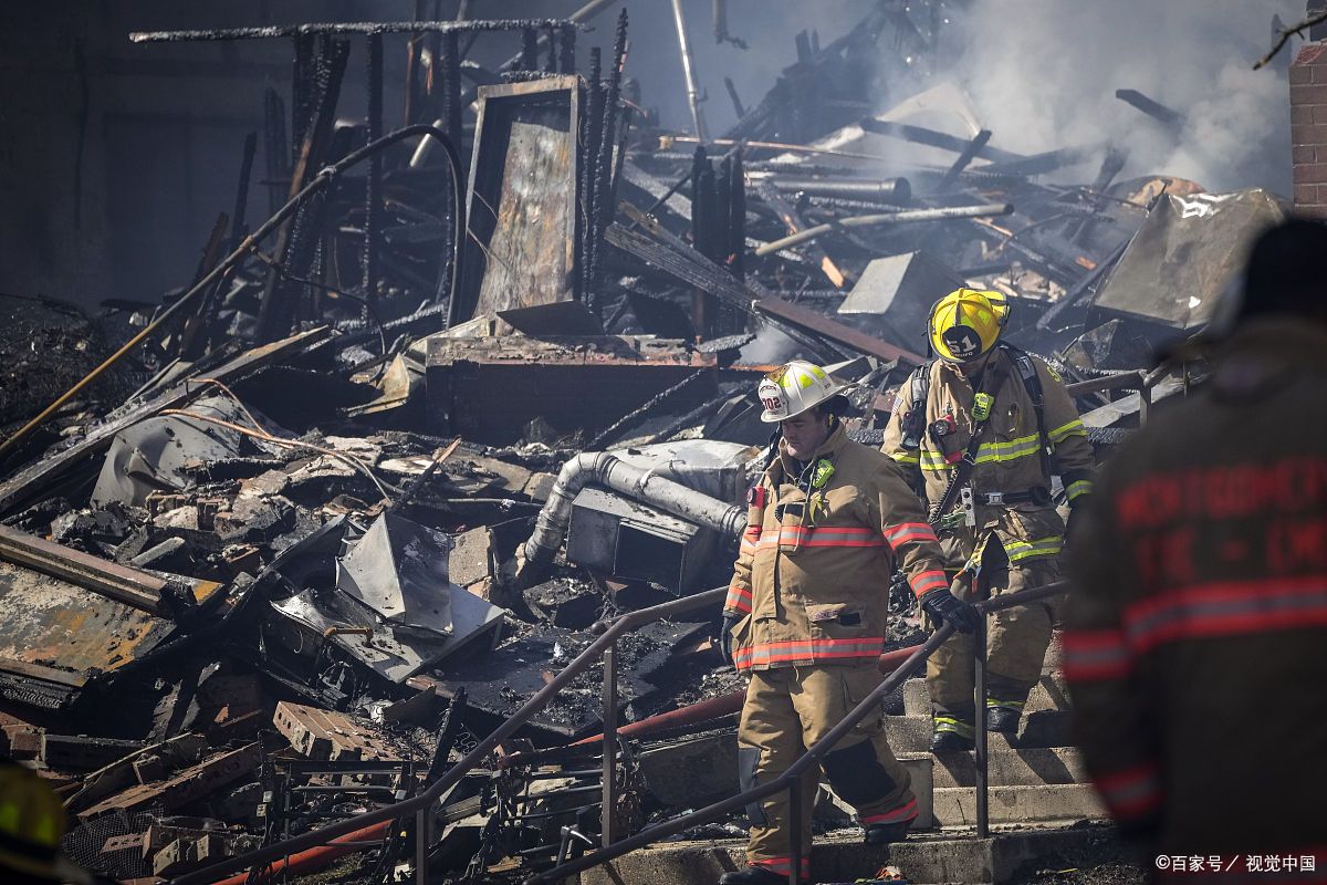 很多参与911救灾的消防员在病患中无尽的折磨下死去,估计还欠着一屁股