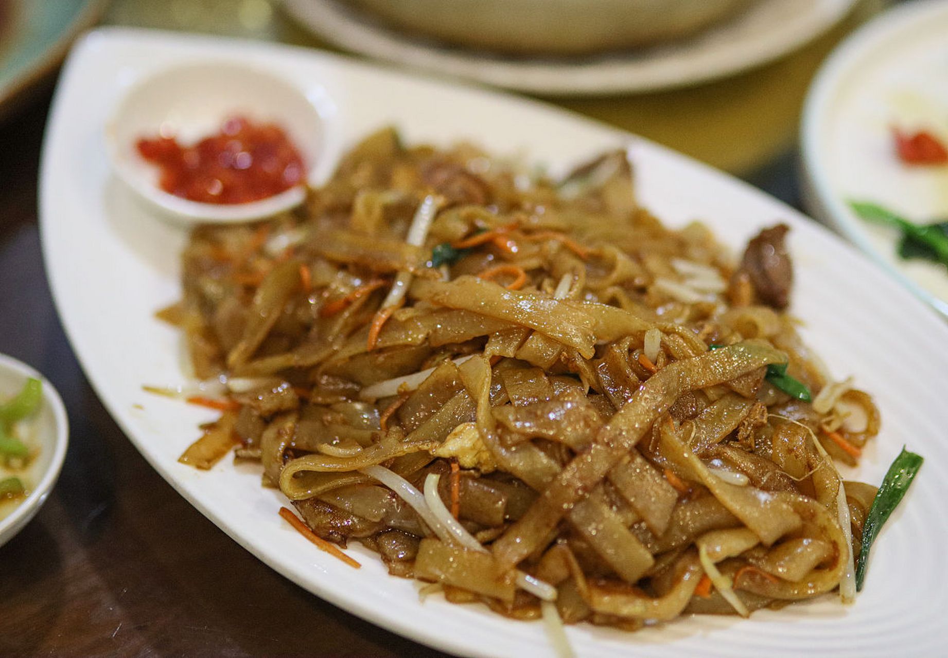 在广州,香港以至海外的粤菜酒家,香港的茶餐厅,干炒牛河几乎成为必备
