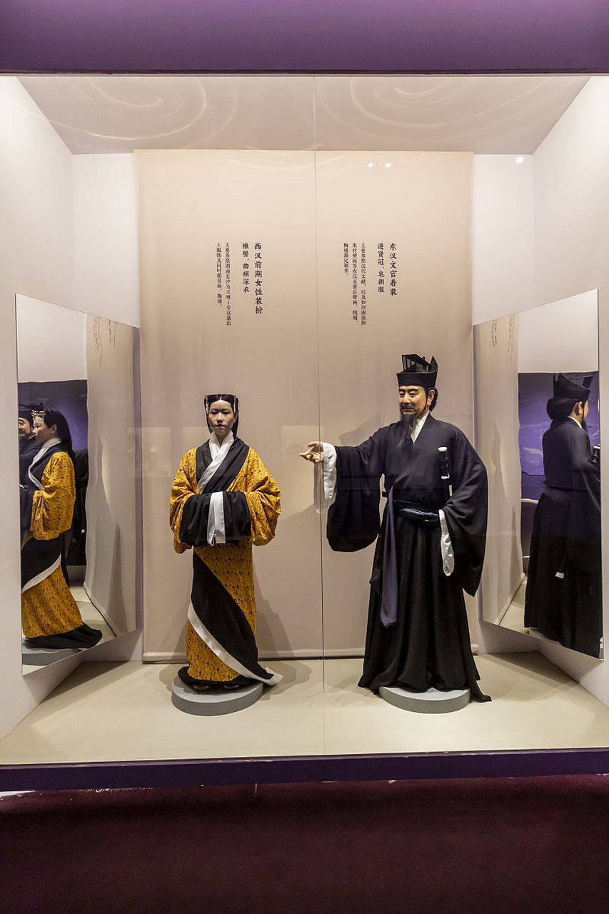 魏晋南北朝时期服饰种类丰富,包括汉族服饰和少数民族服饰.