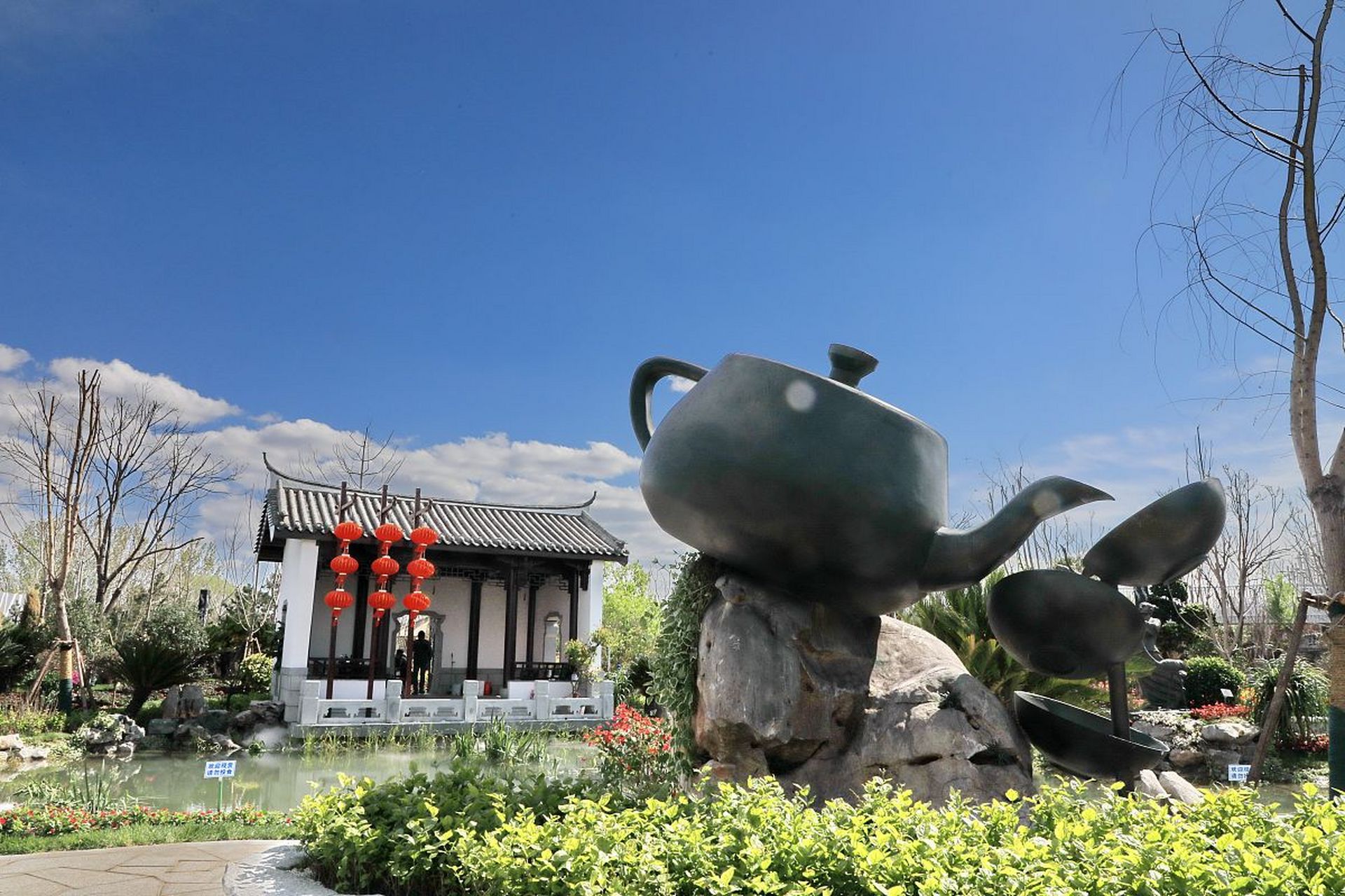 在今年的五一假期,我和我的朋友们一起前往了安徽宣城谢裕大茶博园,一